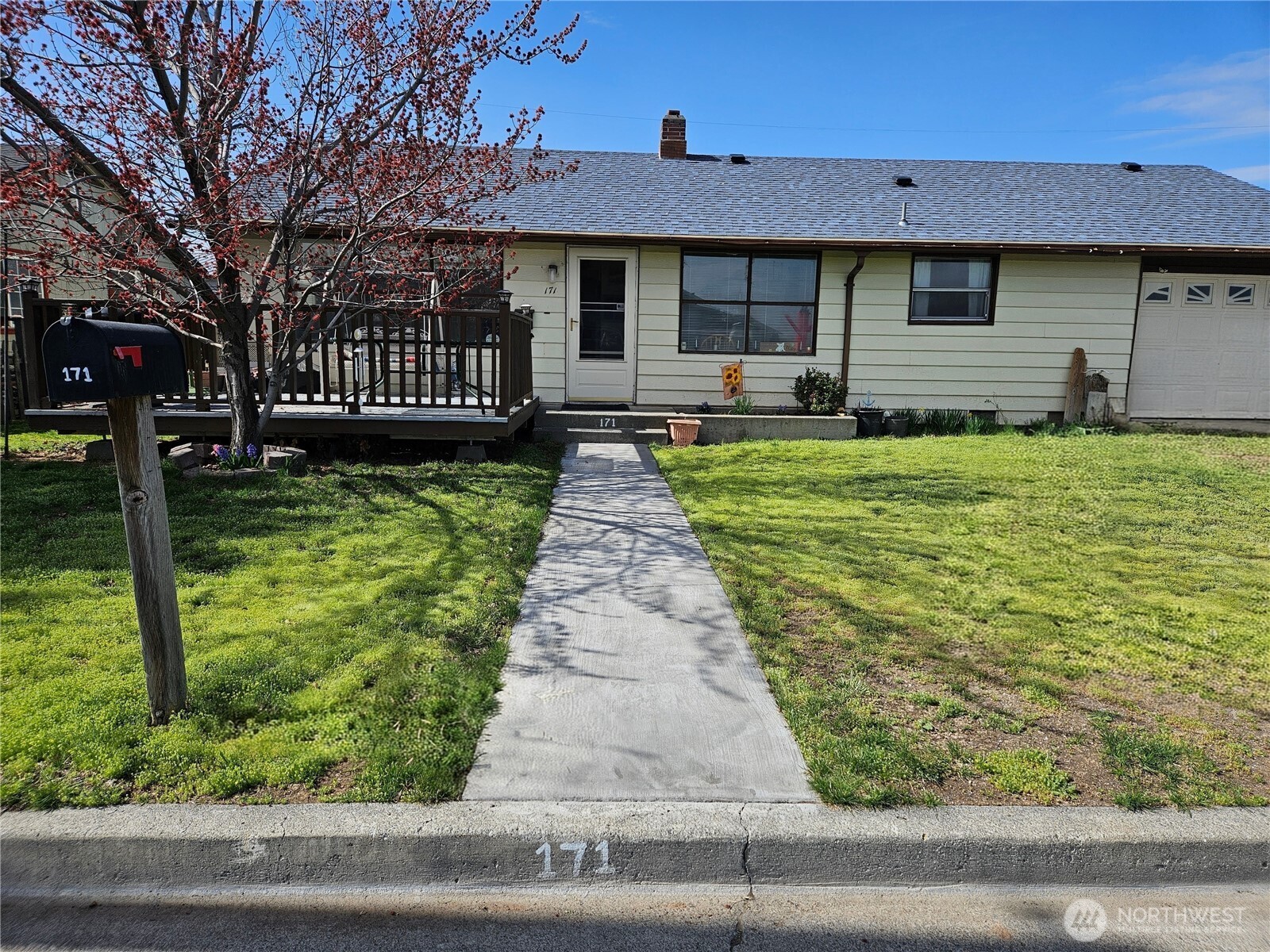 171 Ivy Street Property Photo 1