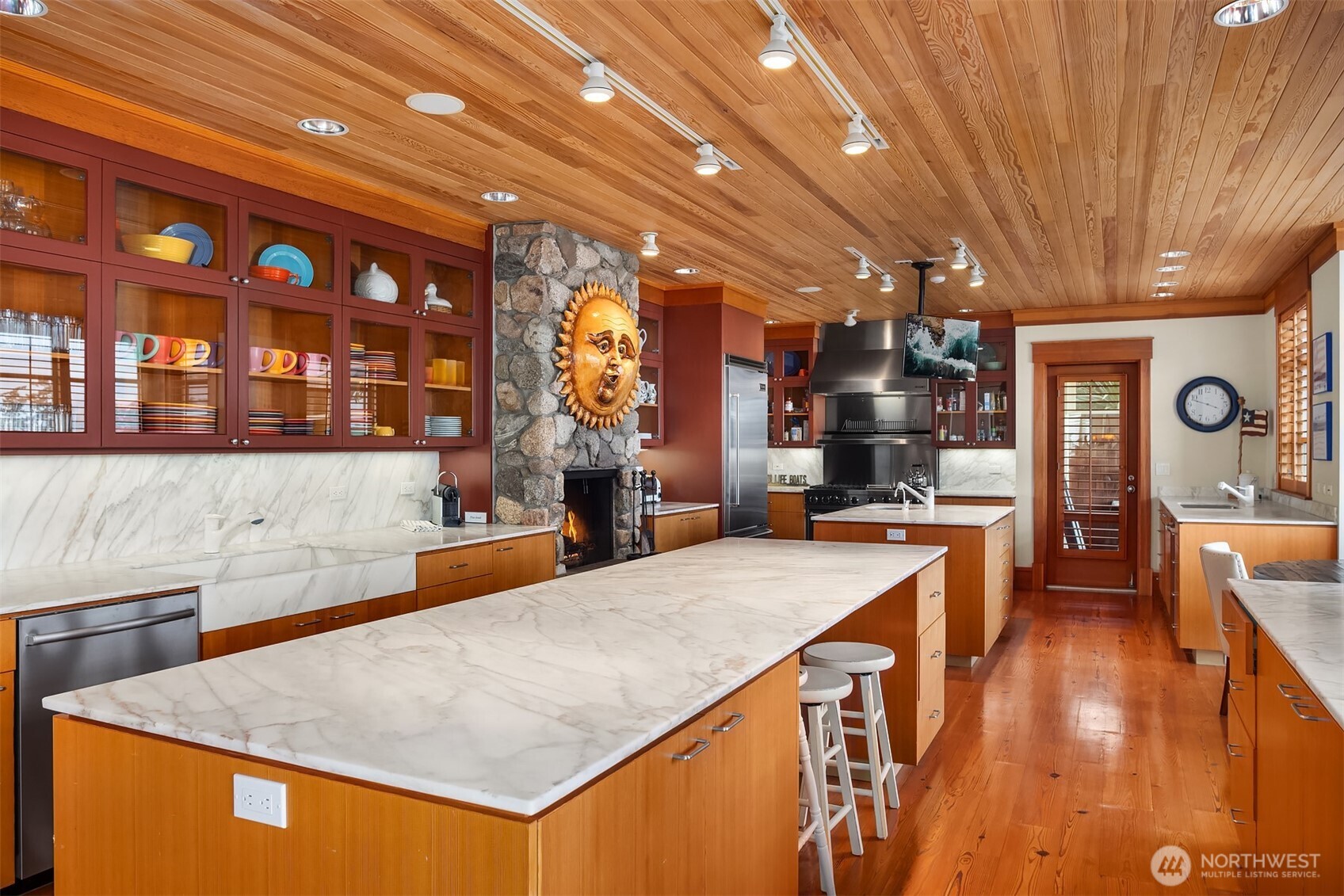 2495846 Property Photo 12