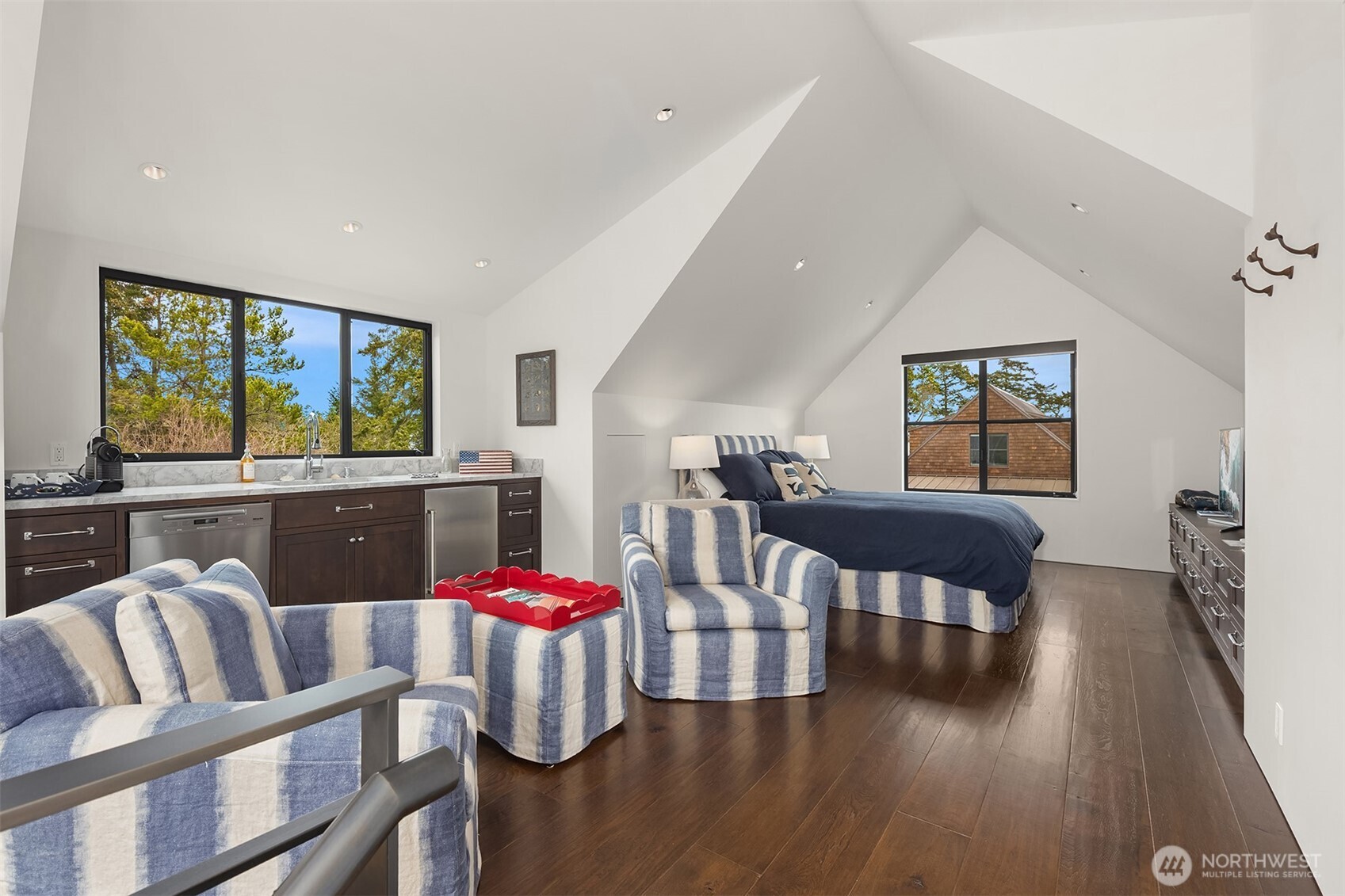2495846 Property Photo 22