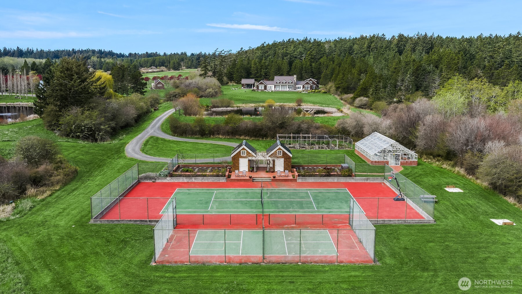 2495846 Property Photo 35