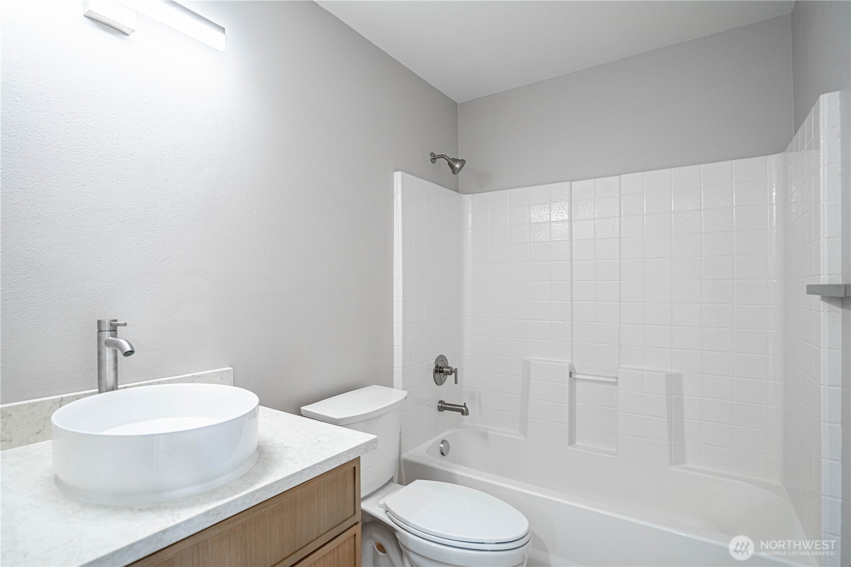 744 Wapato Way #b Property Photo 26