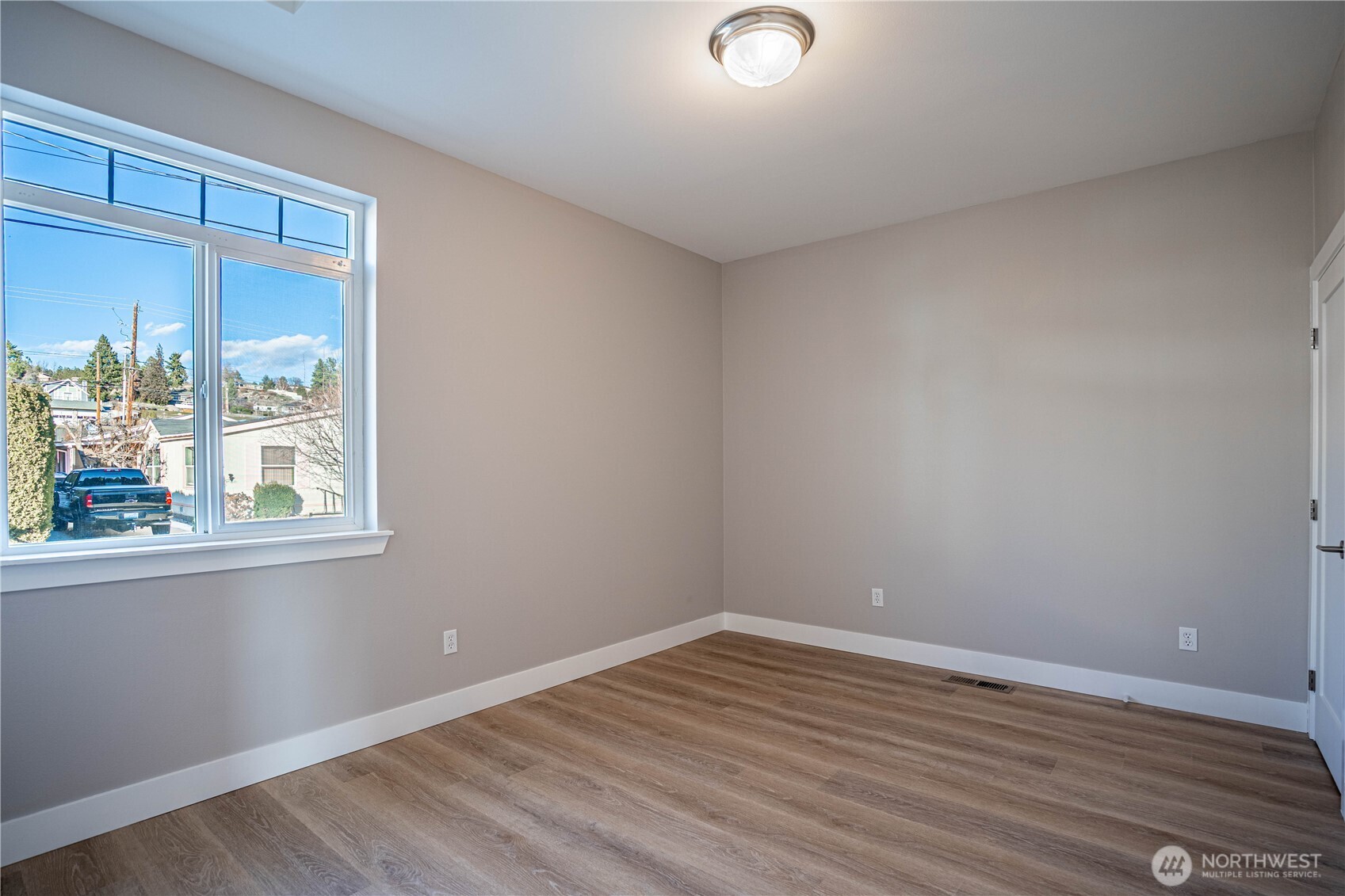744 Wapato Way #c Property Photo 14
