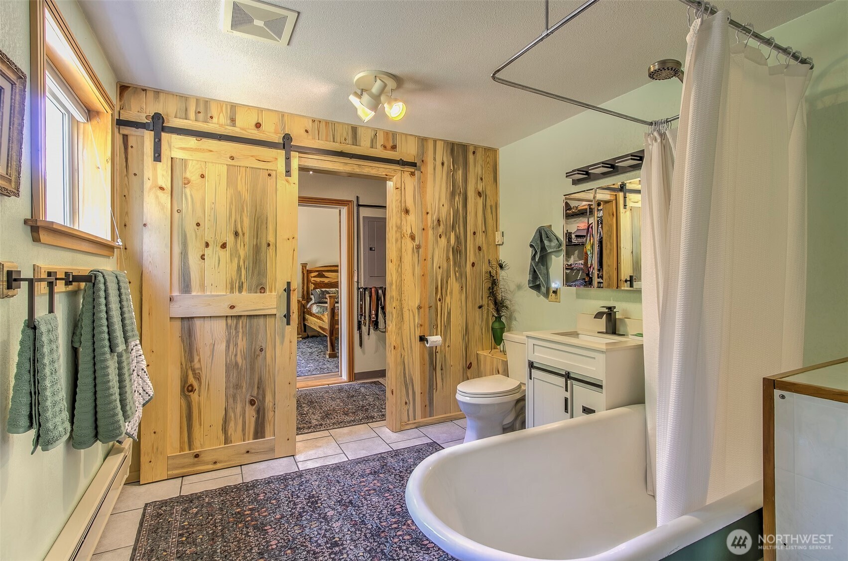 3829 Deep Lake Boundary Road Property Photo 12