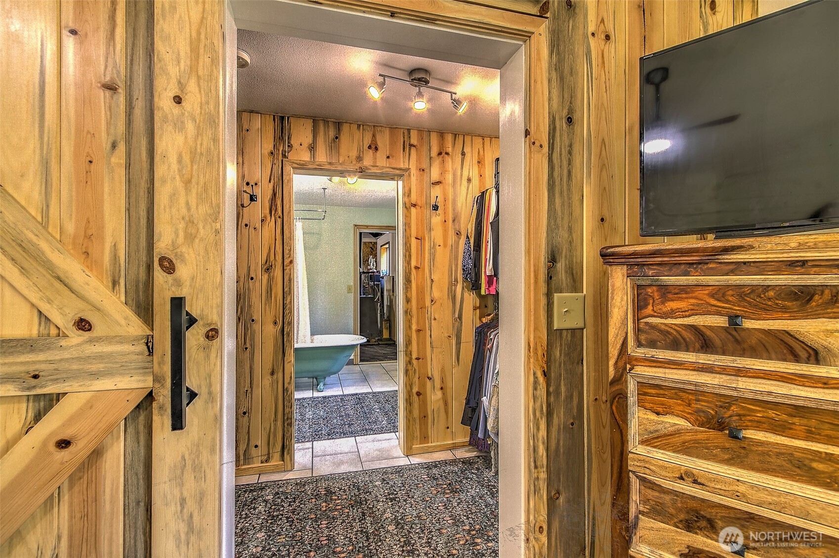 3829 Deep Lake Boundary Road Property Photo 14