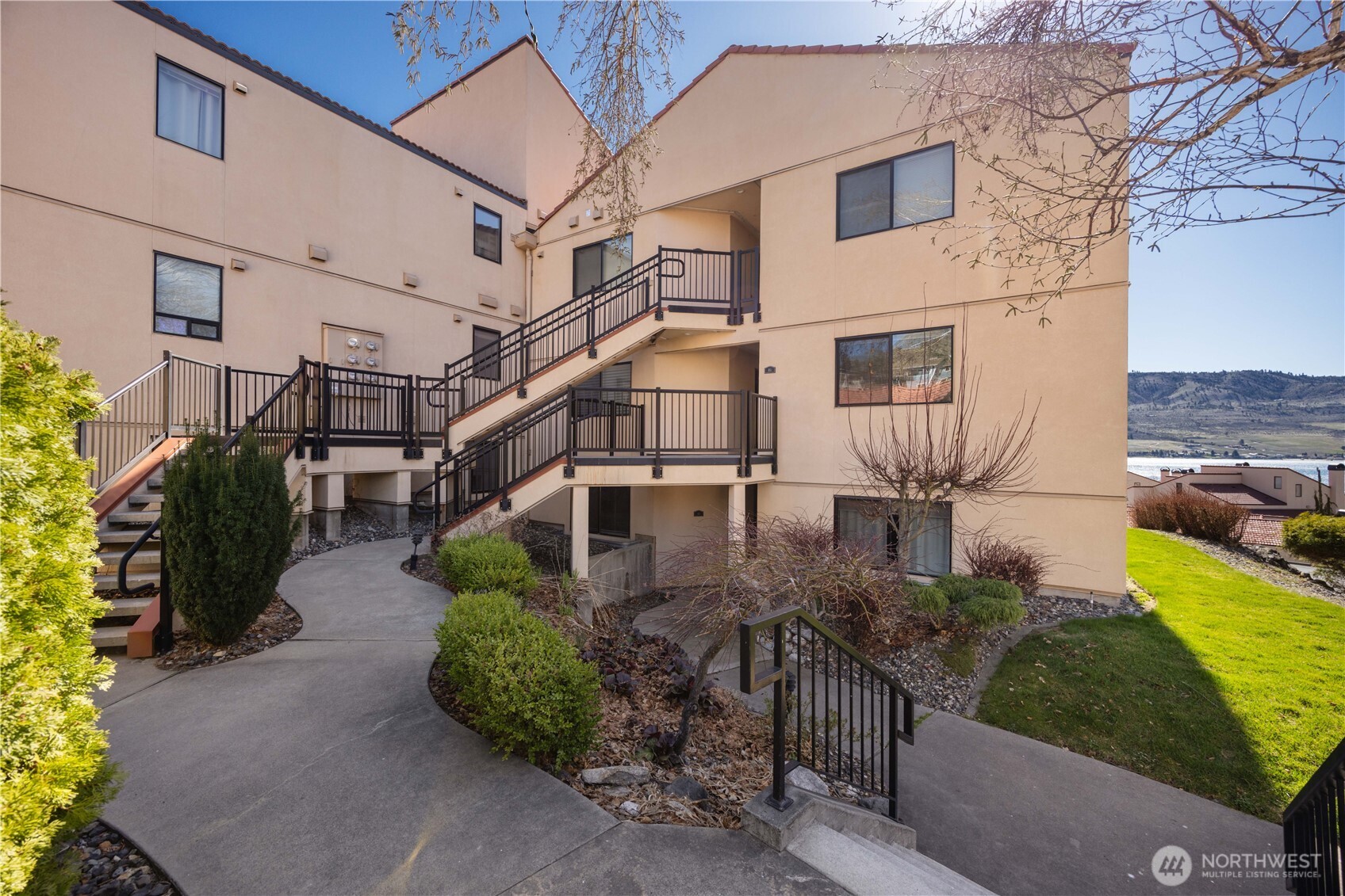 100 Lake Chelan Shores Drive 18-8 Property Photo 2