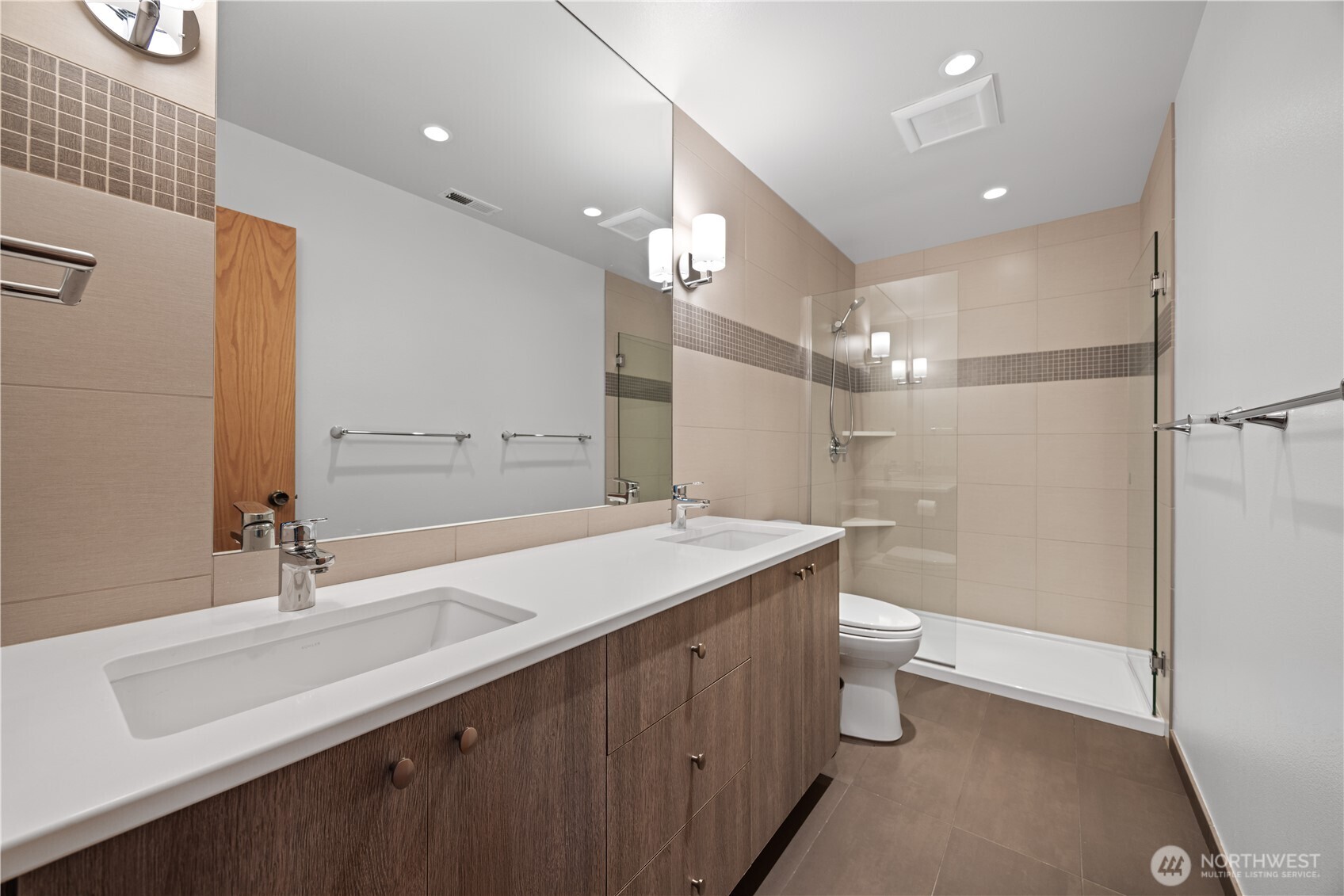 100 Lake Chelan Shores Drive 18-8 Property Photo 6