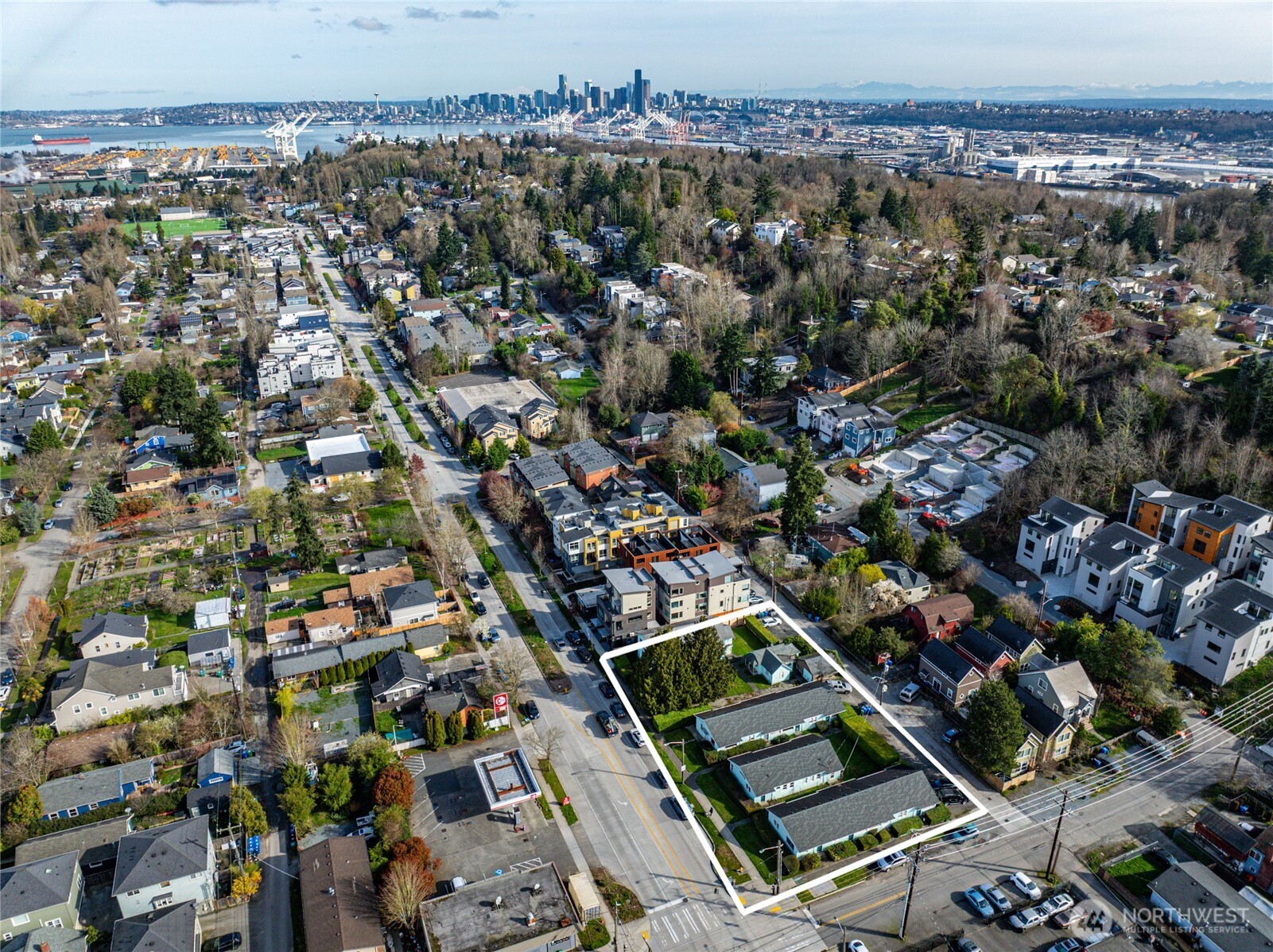 5222 -36 Delridge Way Property Photo 4