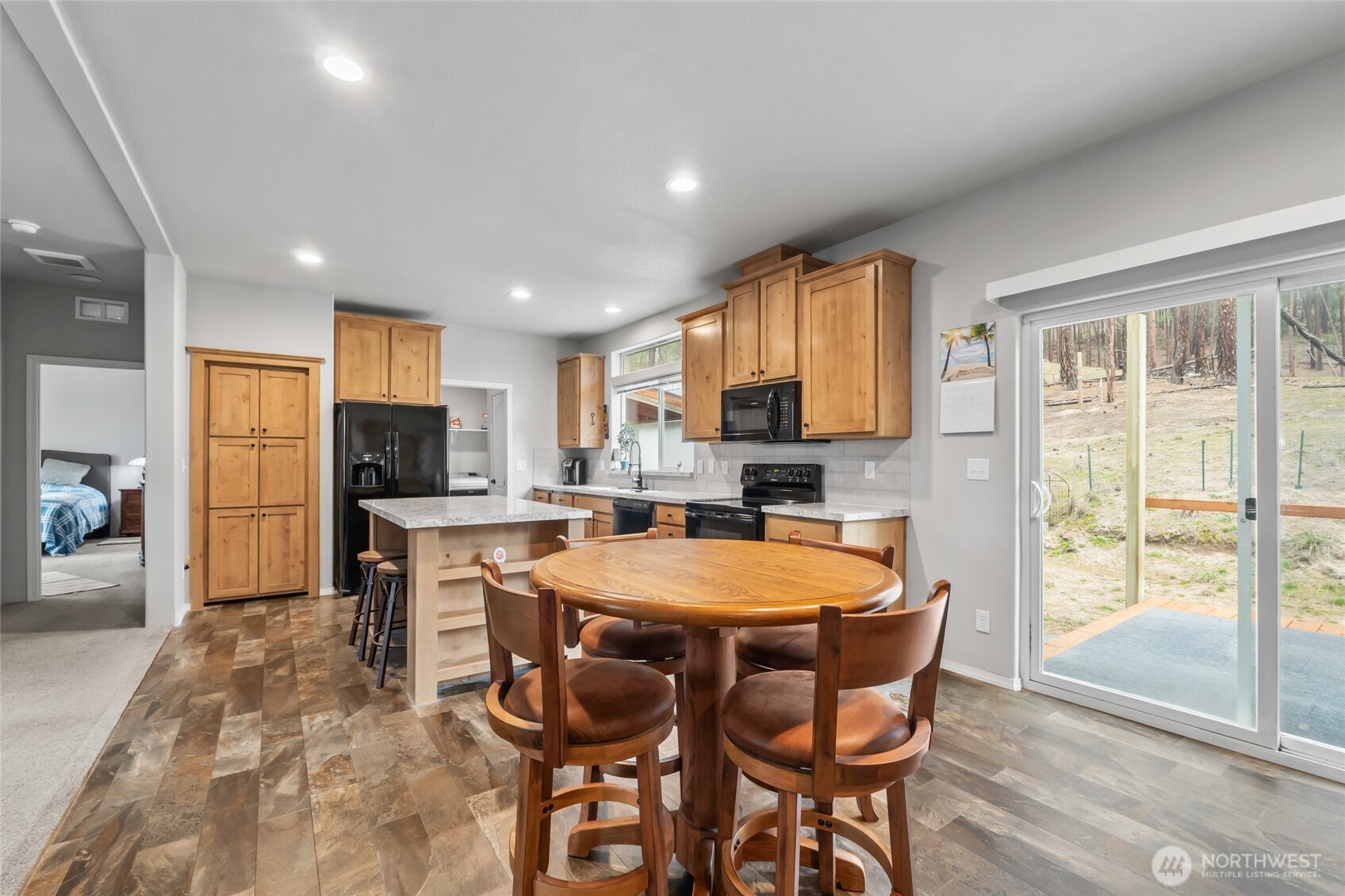 1477 D College Lane Property Photo 3