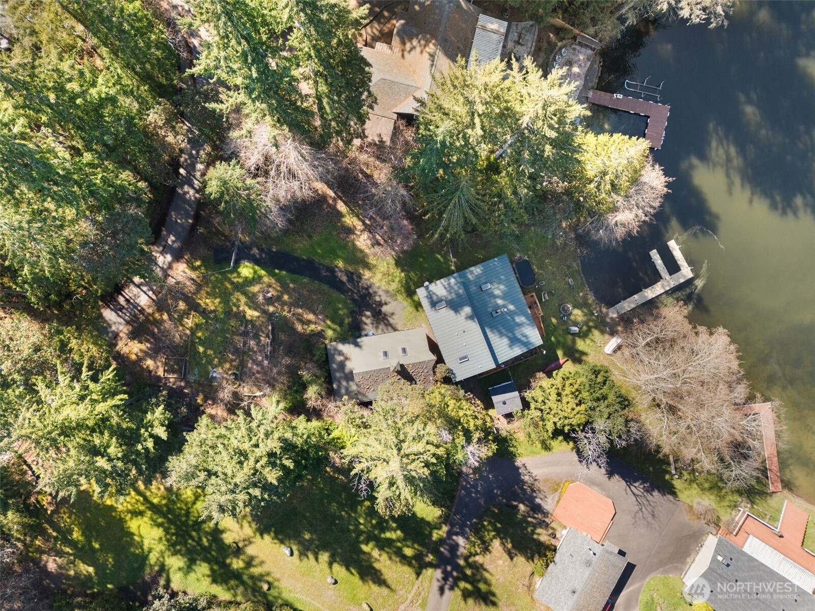 30 E Lakeway Drive Property Photo 1