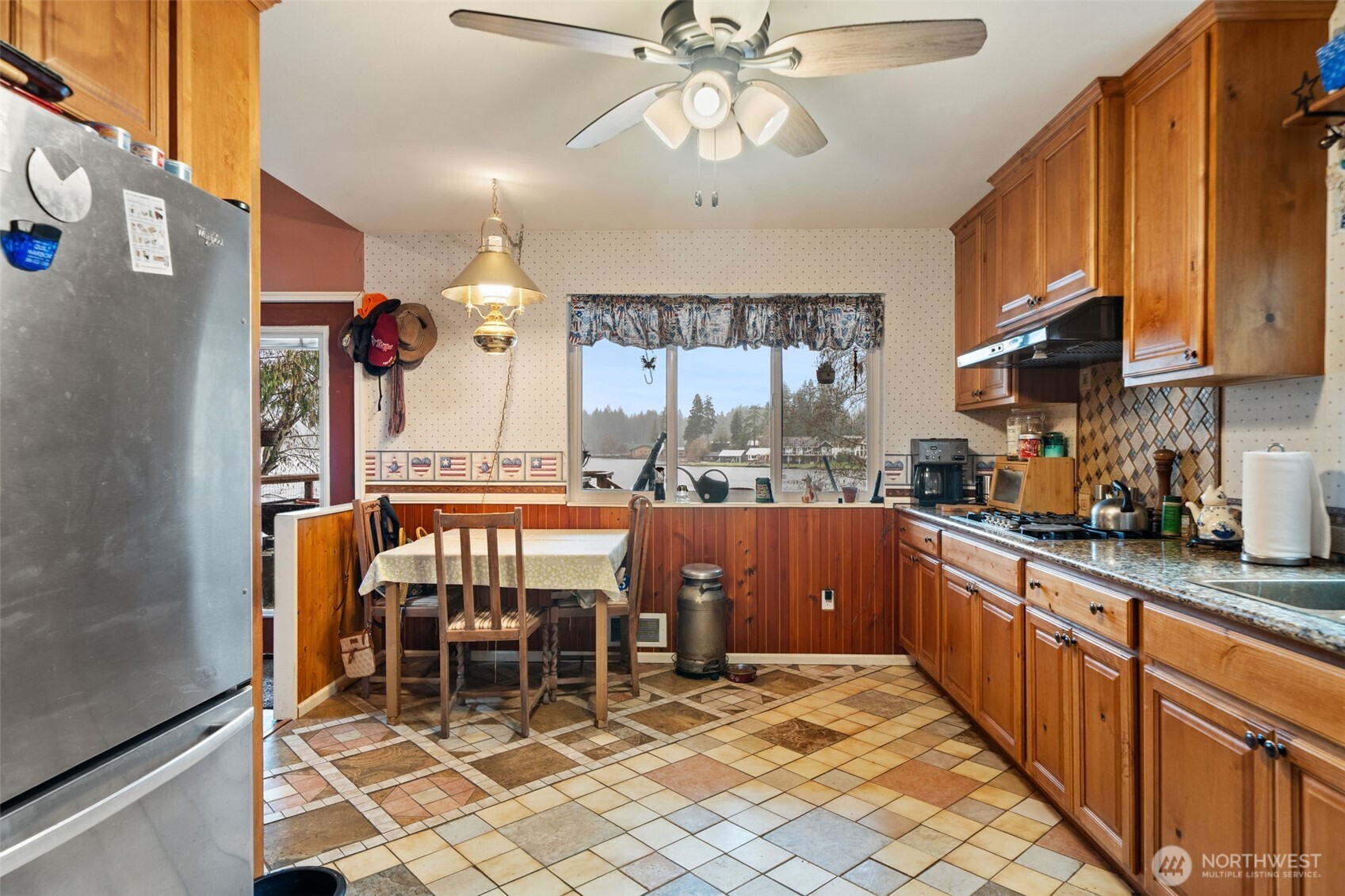 30 E Lakeway Drive Property Photo 8