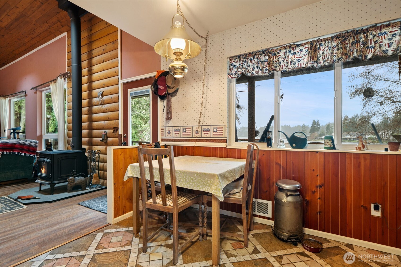30 E Lakeway Drive Property Photo 12