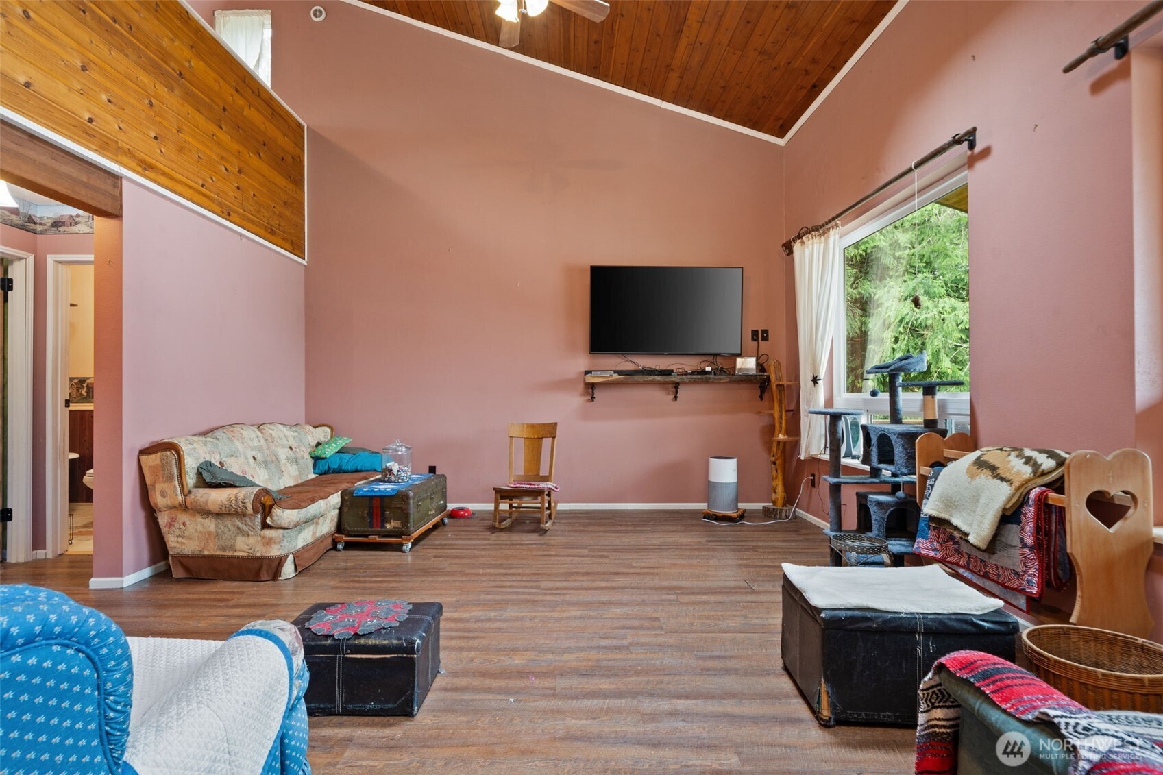30 E Lakeway Drive Property Photo 16