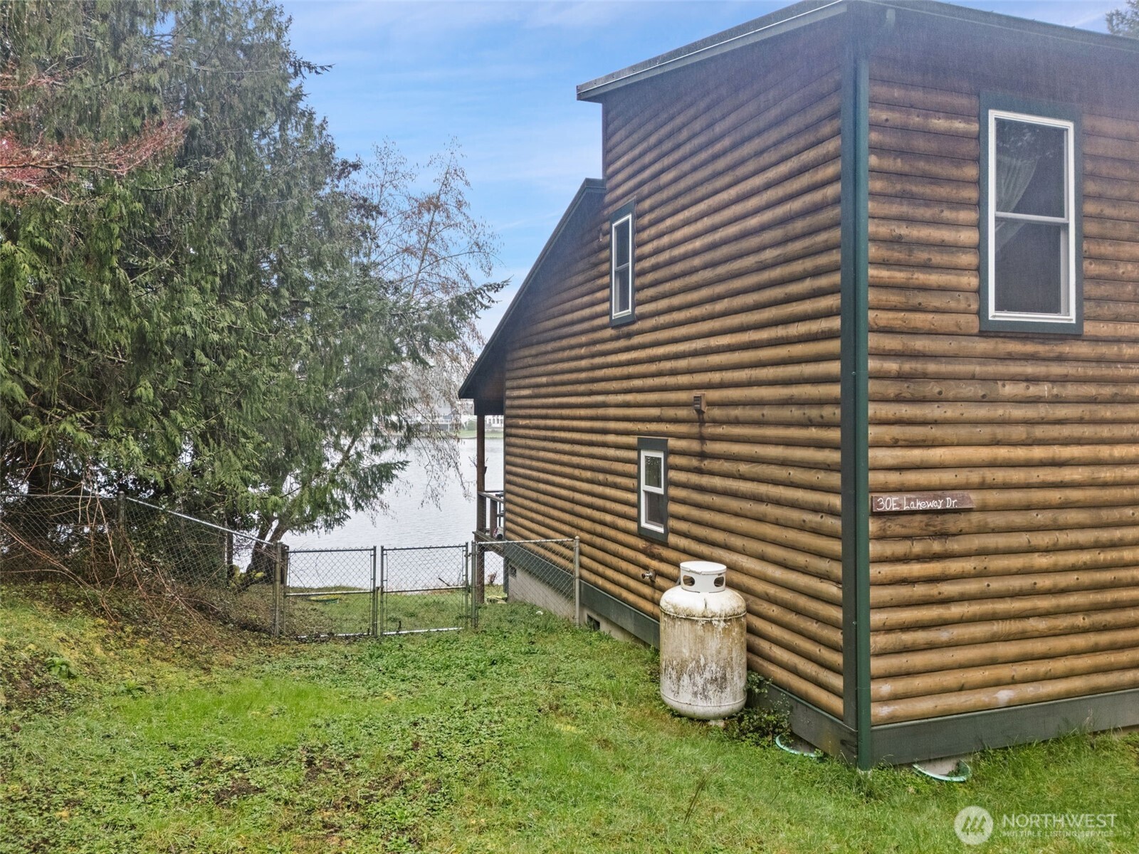 30 E Lakeway Drive Property Photo 37