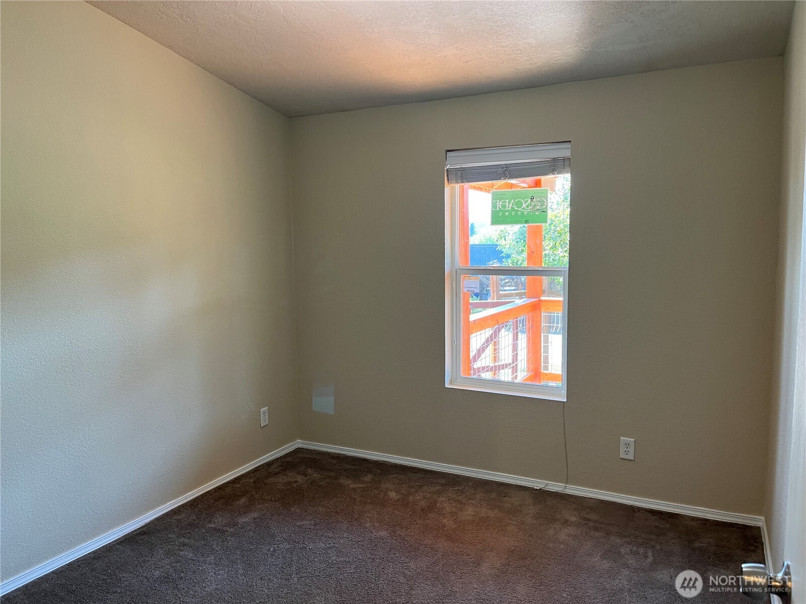 920 Castle Avenue Property Photo 8