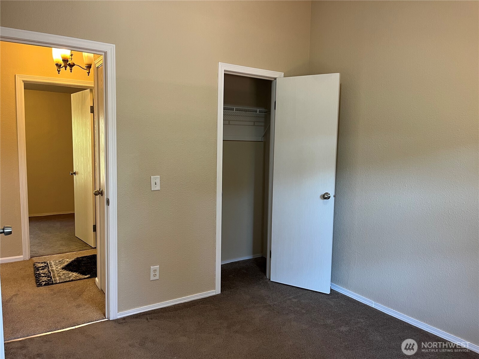 920 Castle Avenue Property Photo 11