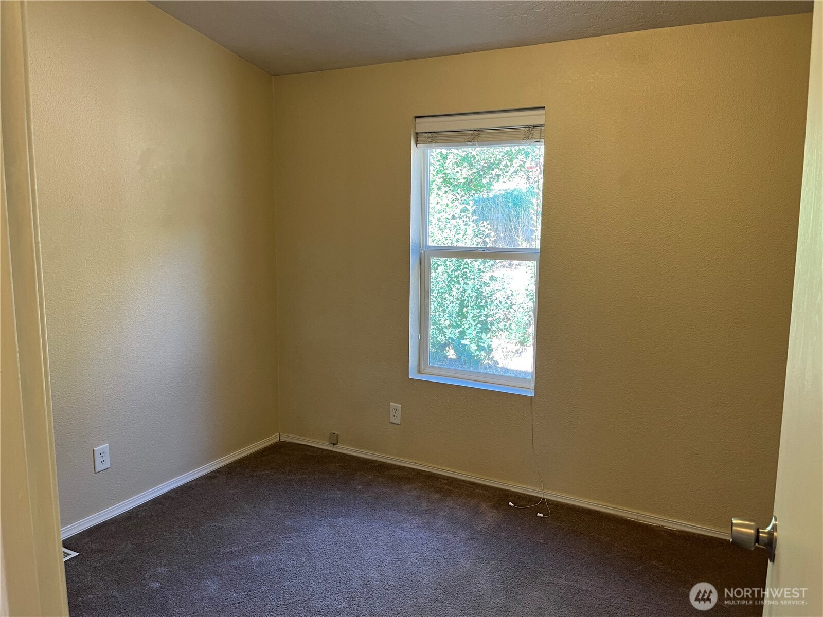 920 Castle Avenue Property Photo 12