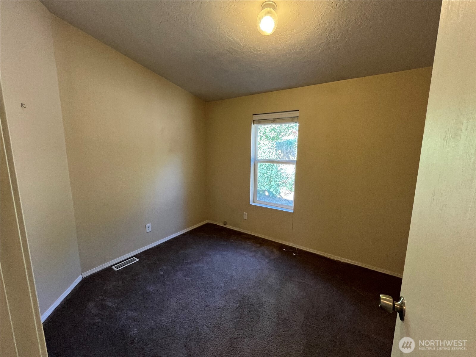 920 Castle Avenue Property Photo 13