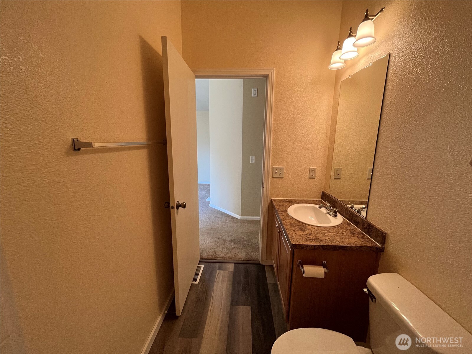 920 Castle Avenue Property Photo 16