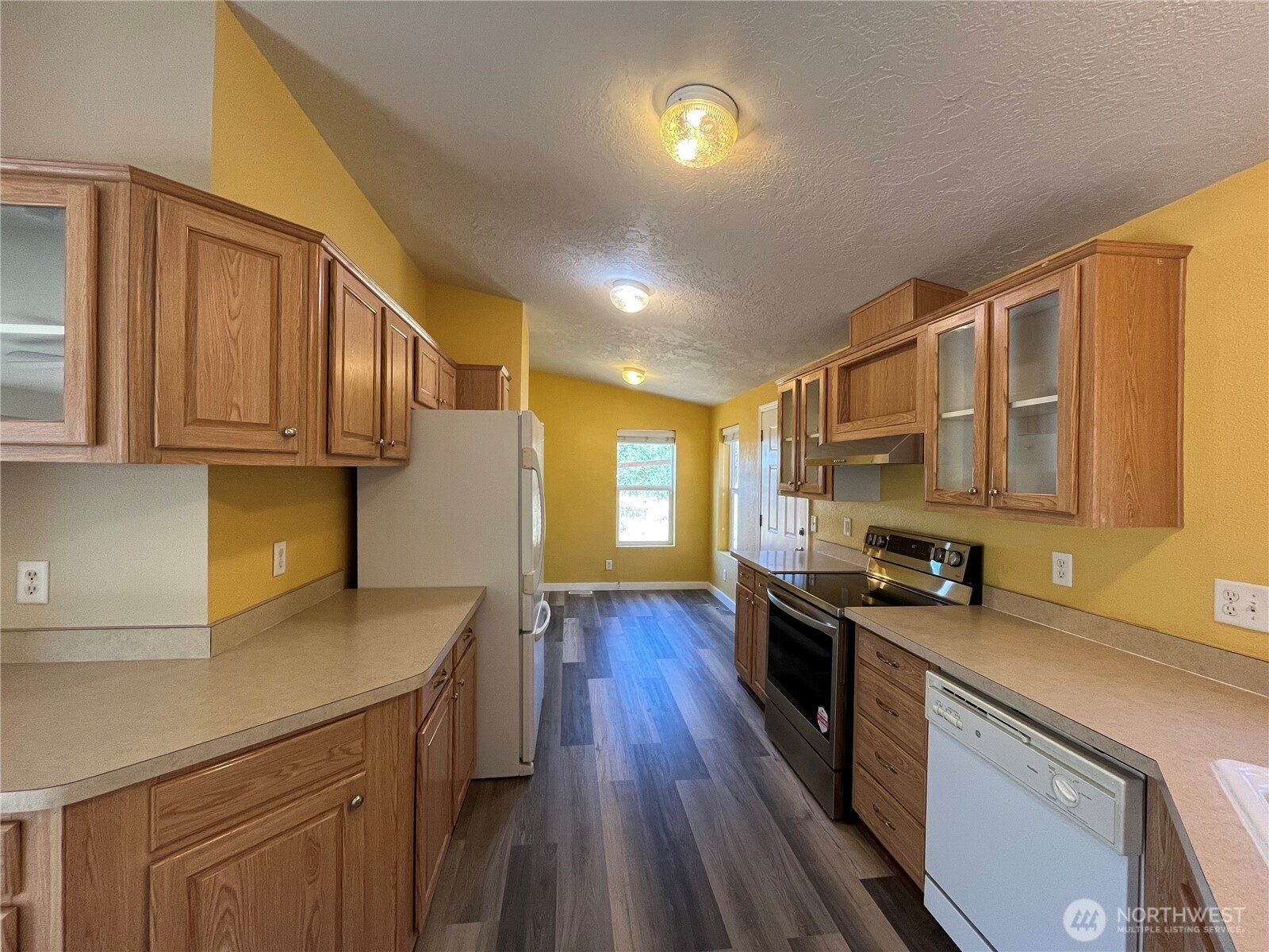 920 Castle Avenue Property Photo 24