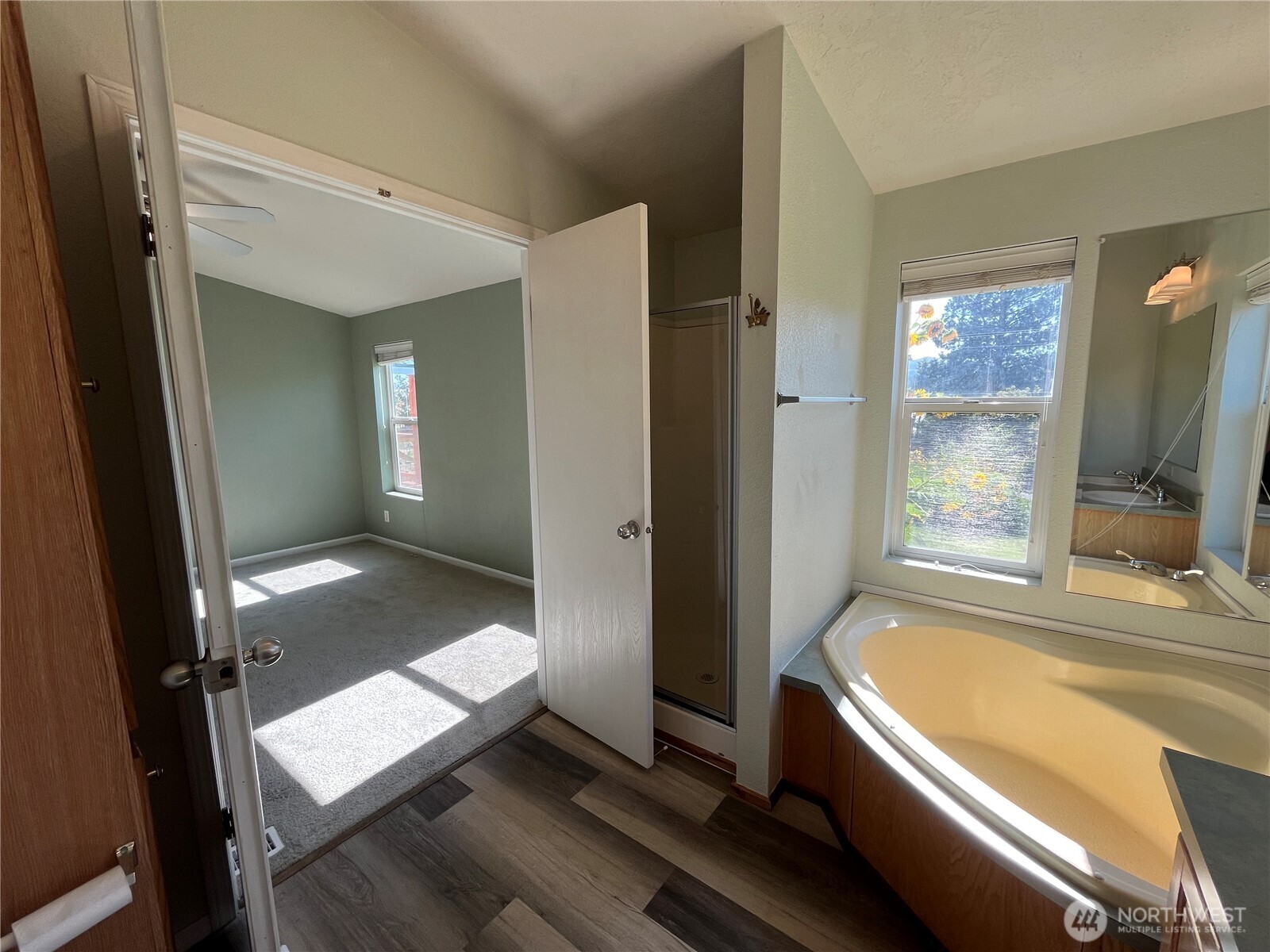 920 Castle Avenue Property Photo 30