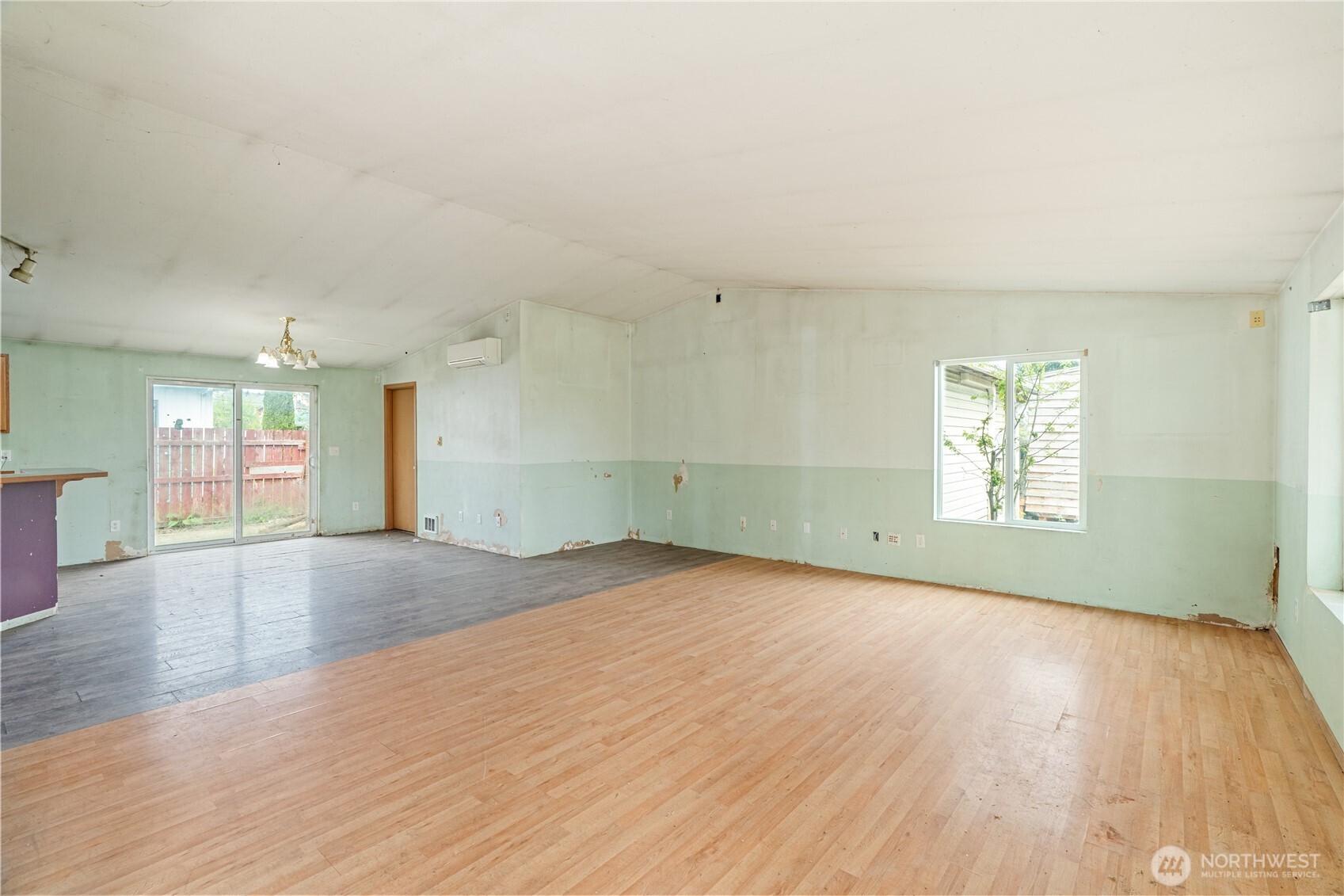 320 S 4th Street Property Photo 4
