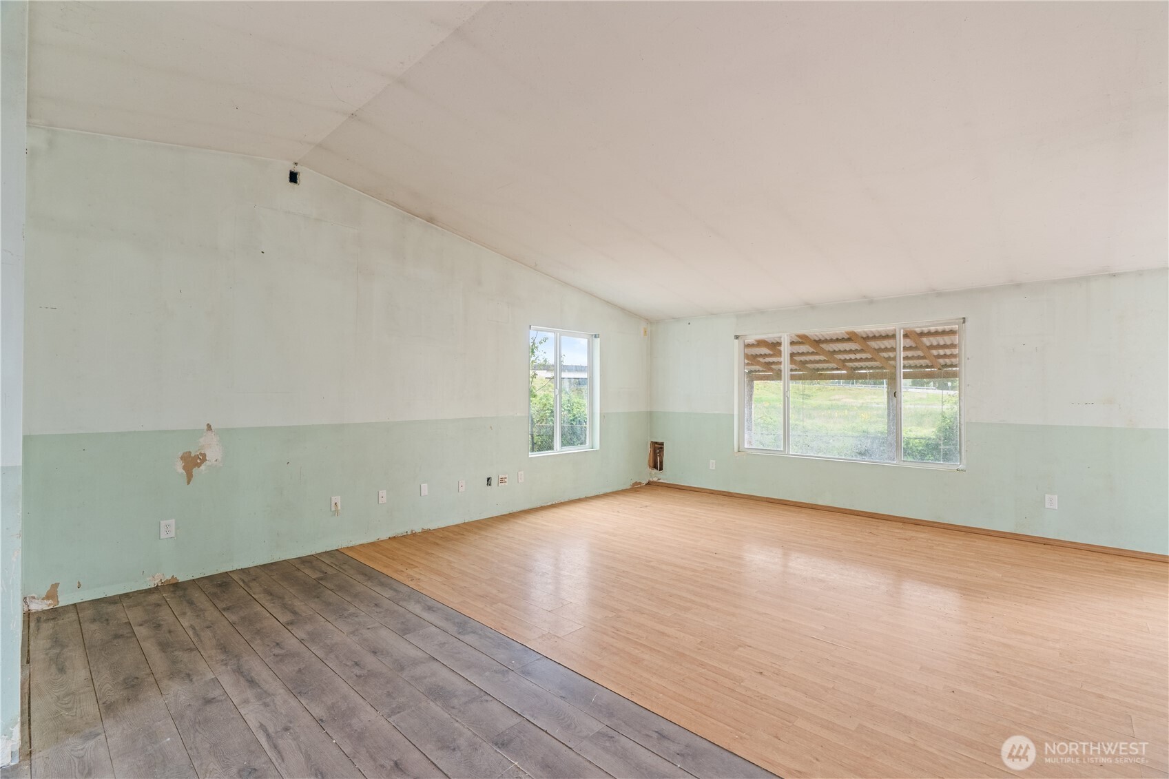 320 S 4th Street Property Photo 5
