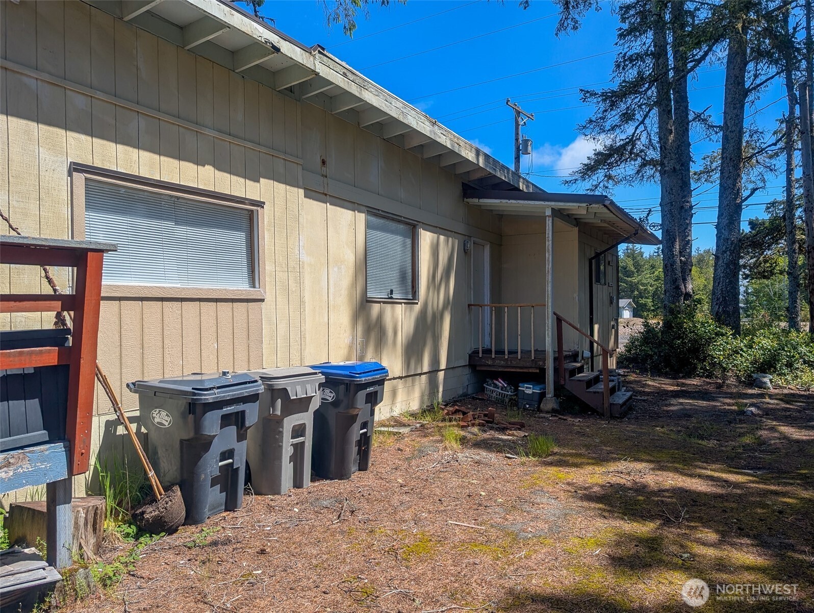 581 Dolphin Avenue Property Photo 2