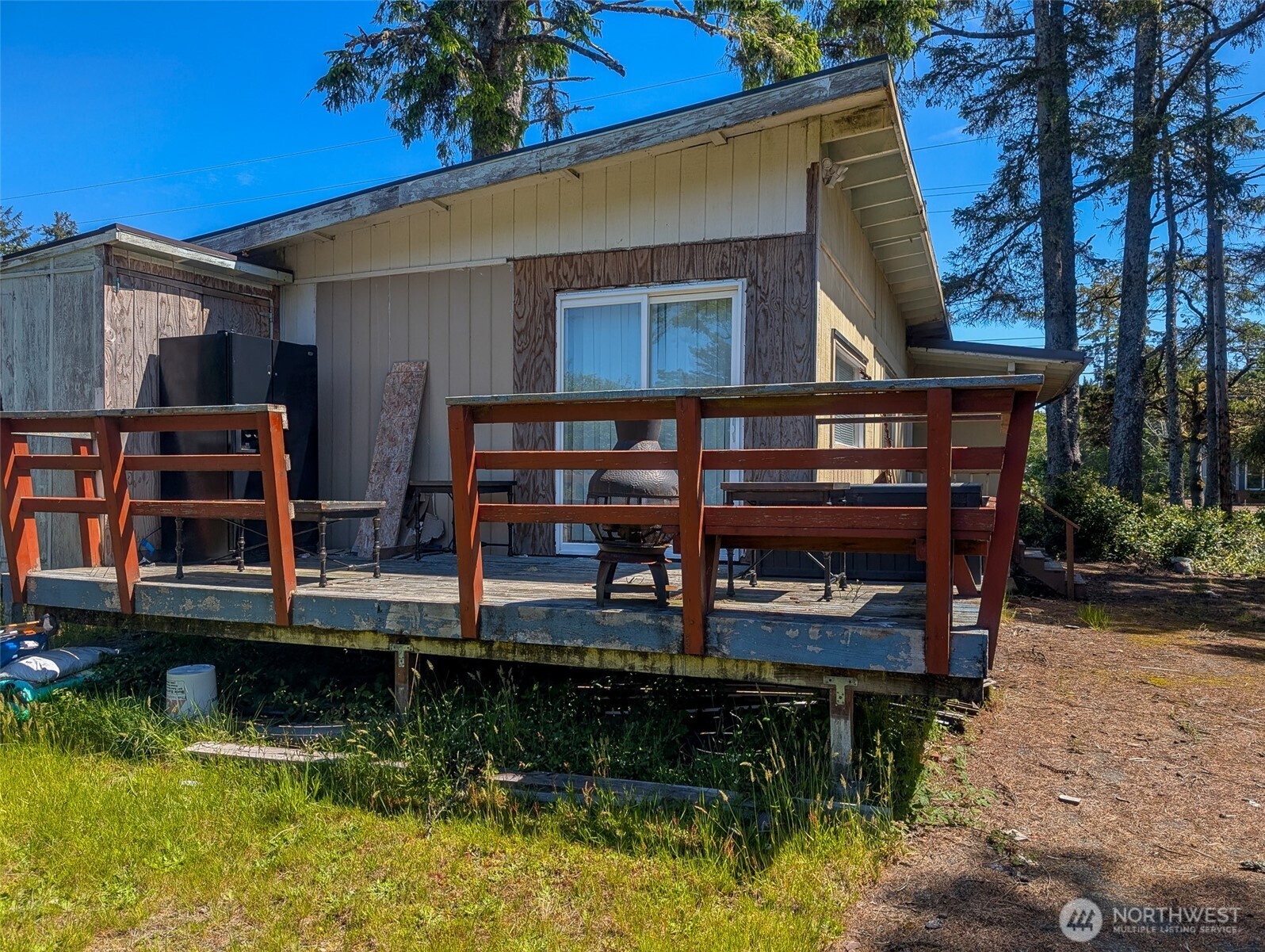 581 Dolphin Avenue Property Photo 3