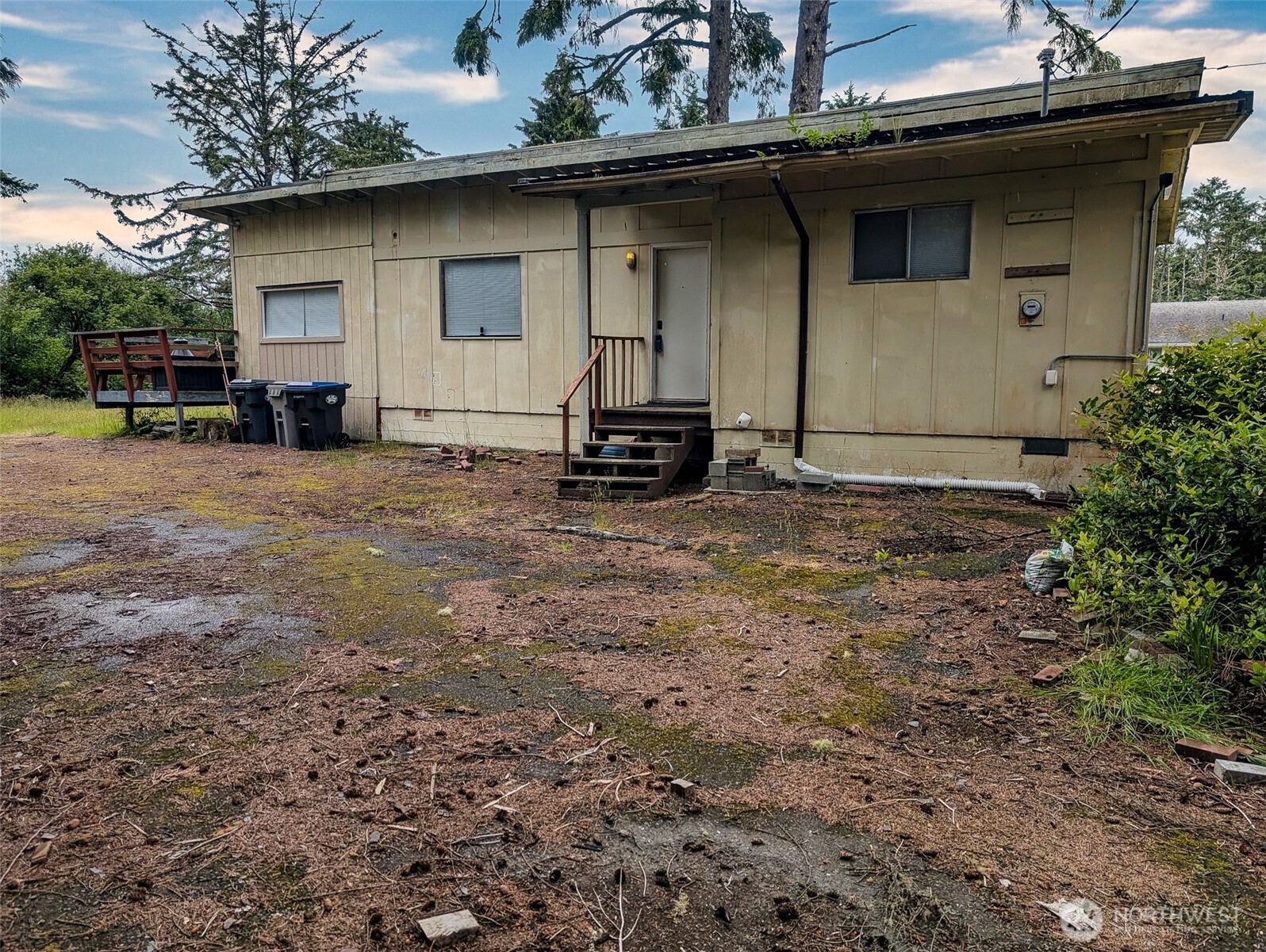 581 Dolphin Avenue Property Photo 4