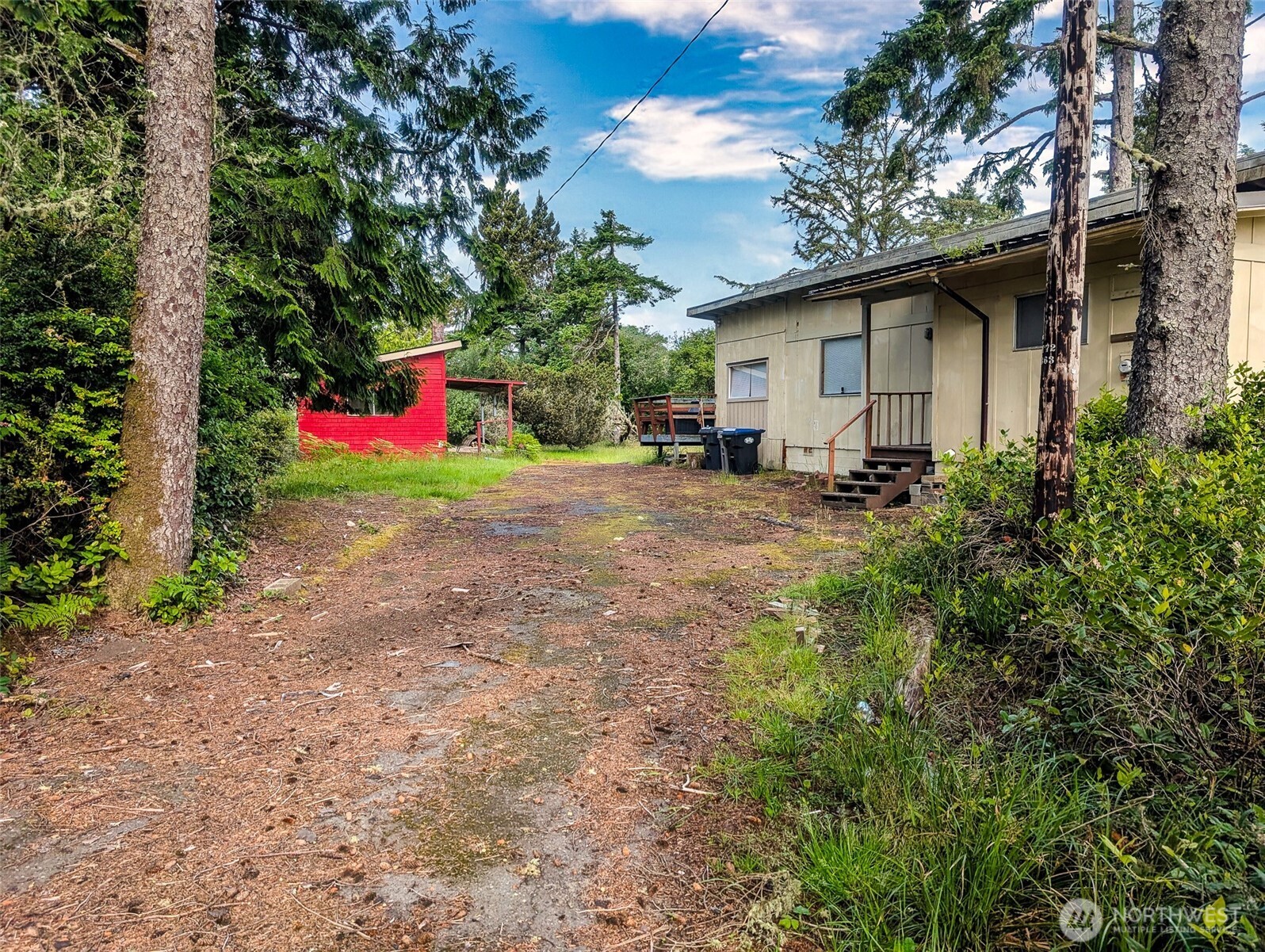 581 Dolphin Avenue Property Photo 6