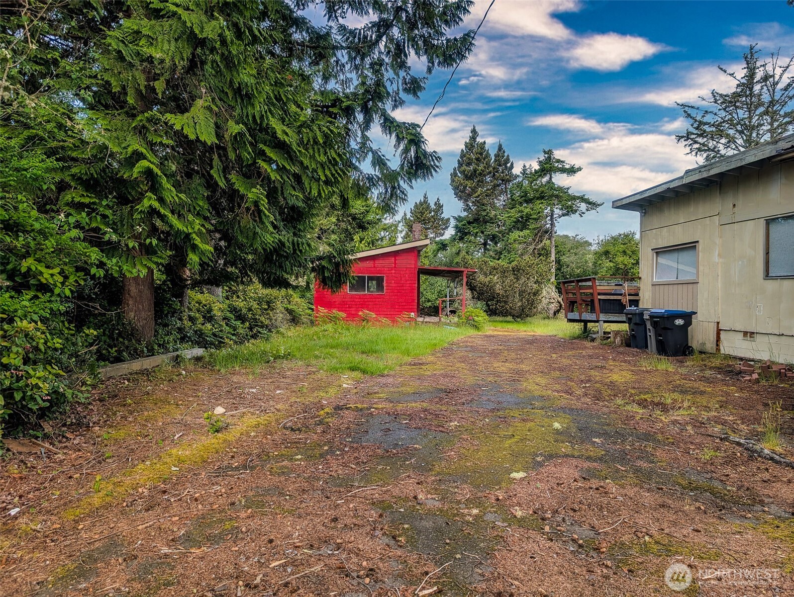 581 Dolphin Avenue Property Photo 7