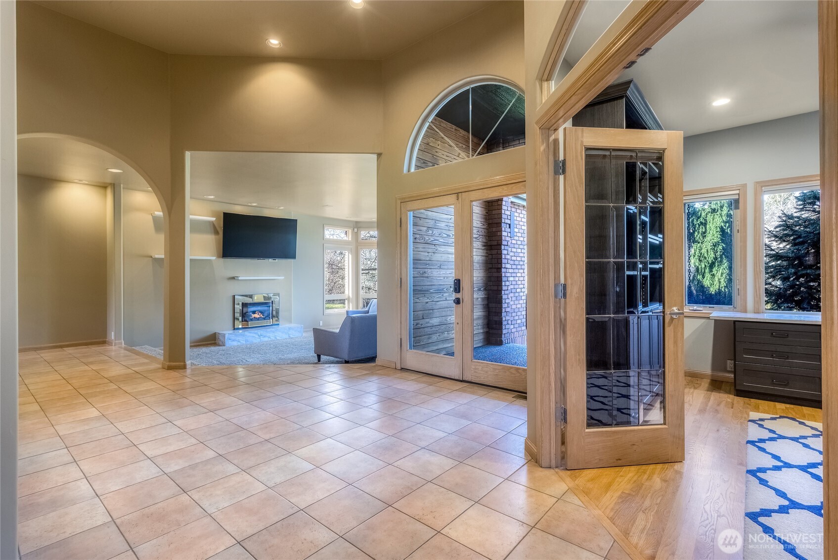 2245 Crosshaven Drive Property Photo 4