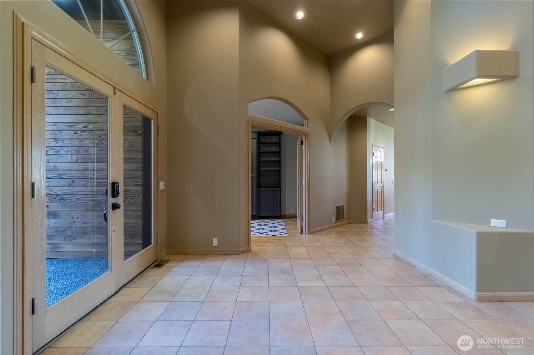 2245 Crosshaven Drive Property Photo 5