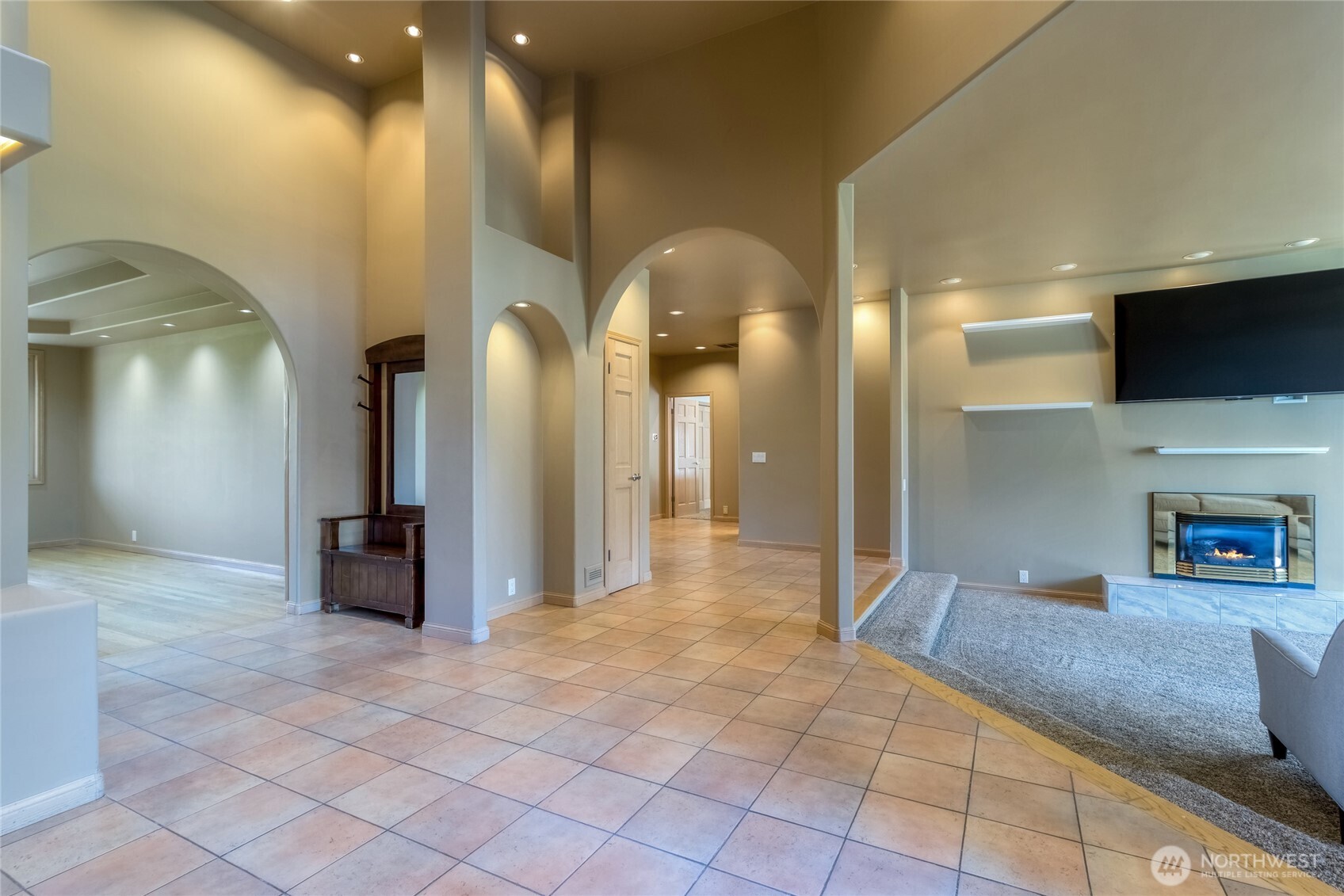 2245 Crosshaven Drive Property Photo 6