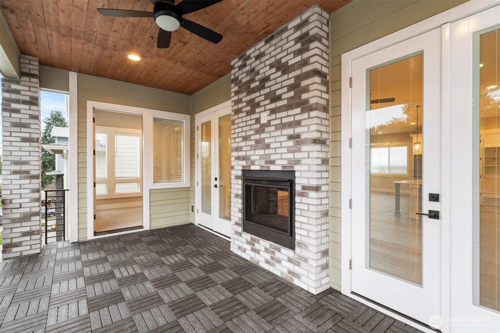 13042 75th Place Property Photo 2