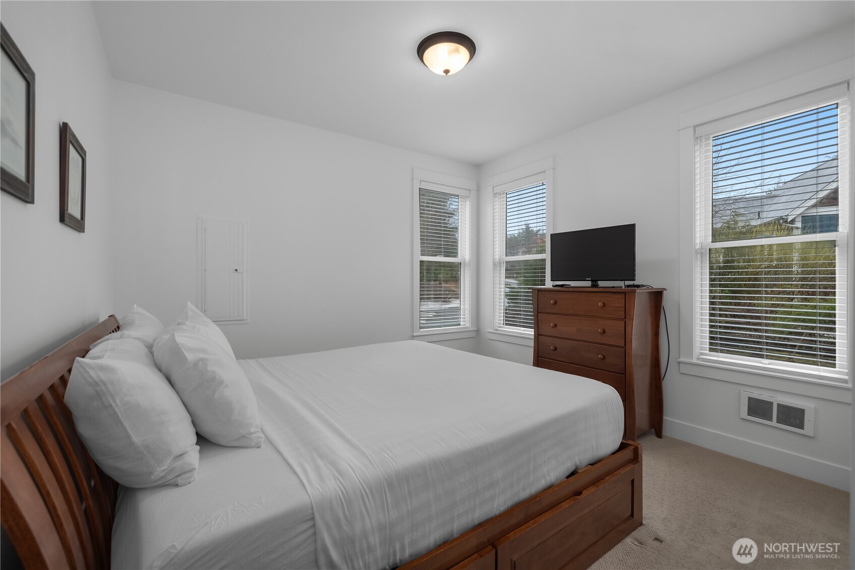 267 Compass Street Property Photo 18