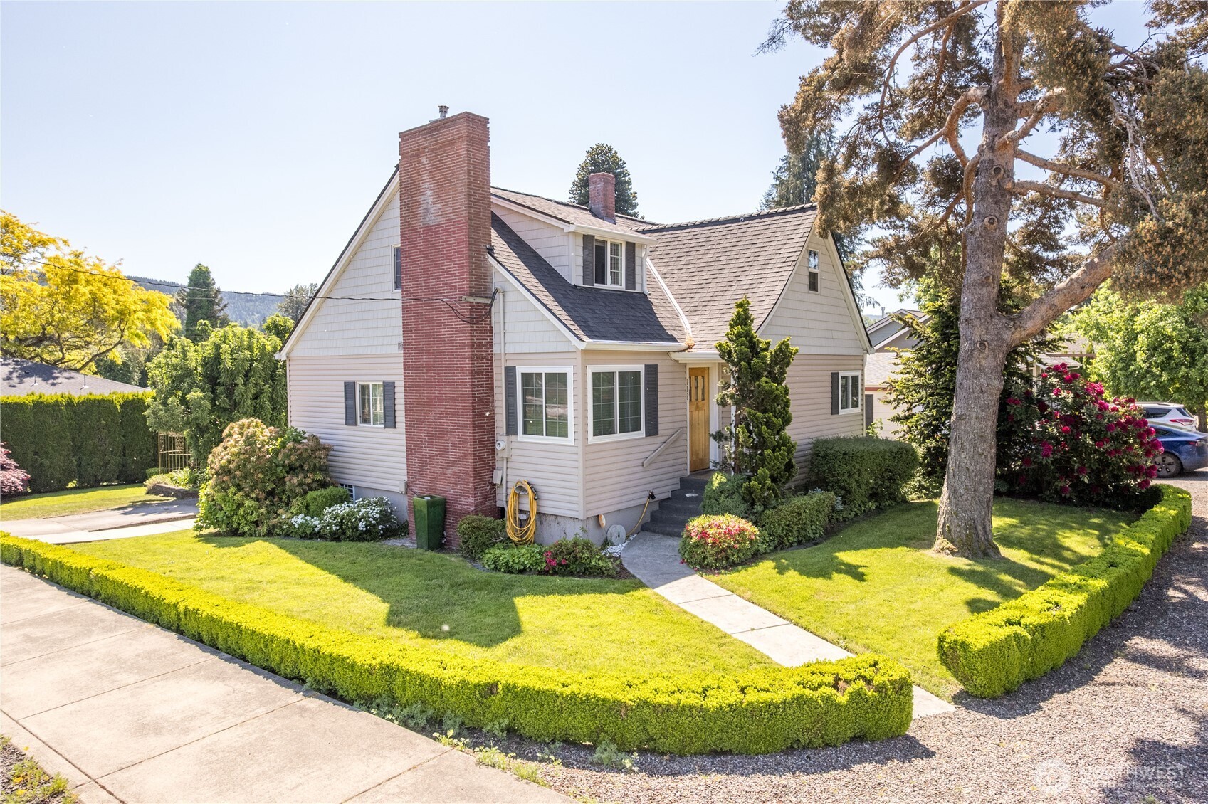 412 Kirby Avenue Property Photo 1
