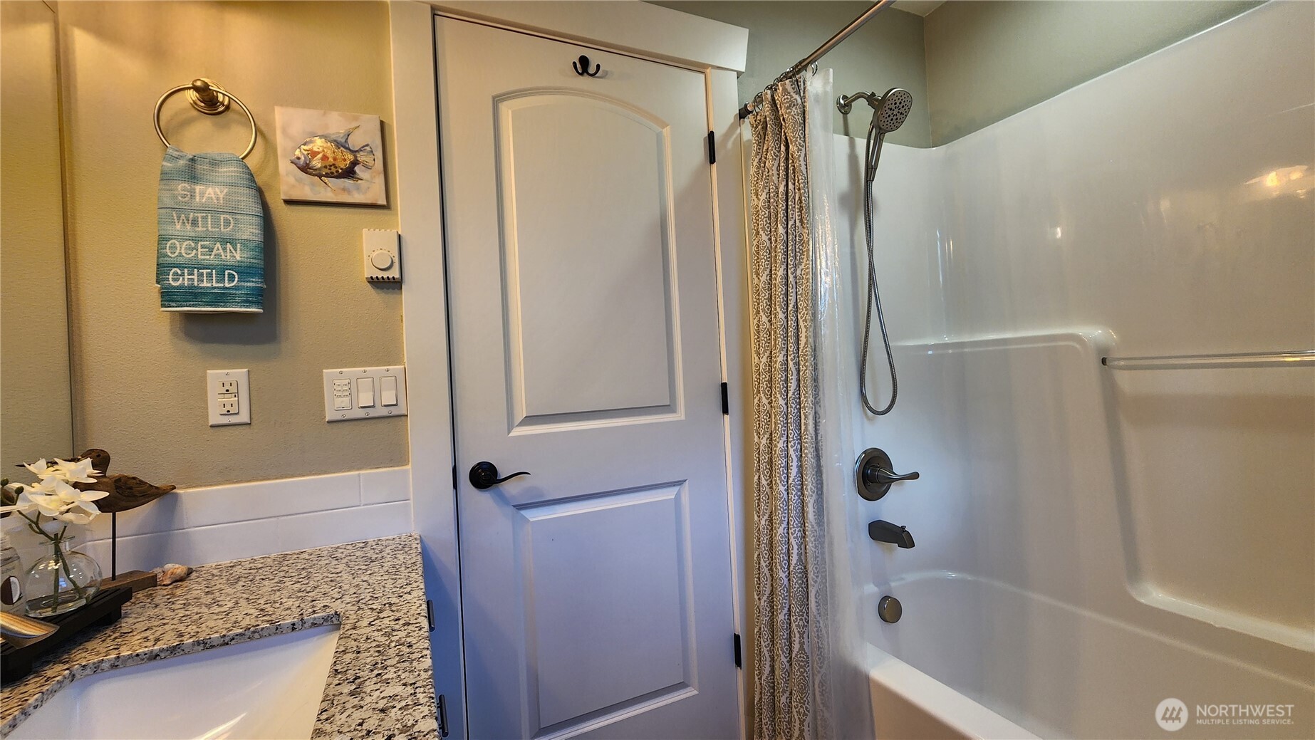 136 Pacific Boulevard Property Photo 12