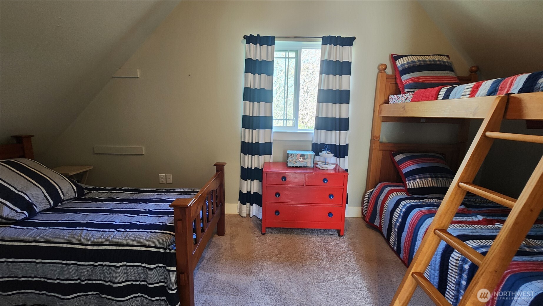 136 Pacific Boulevard Property Photo 19