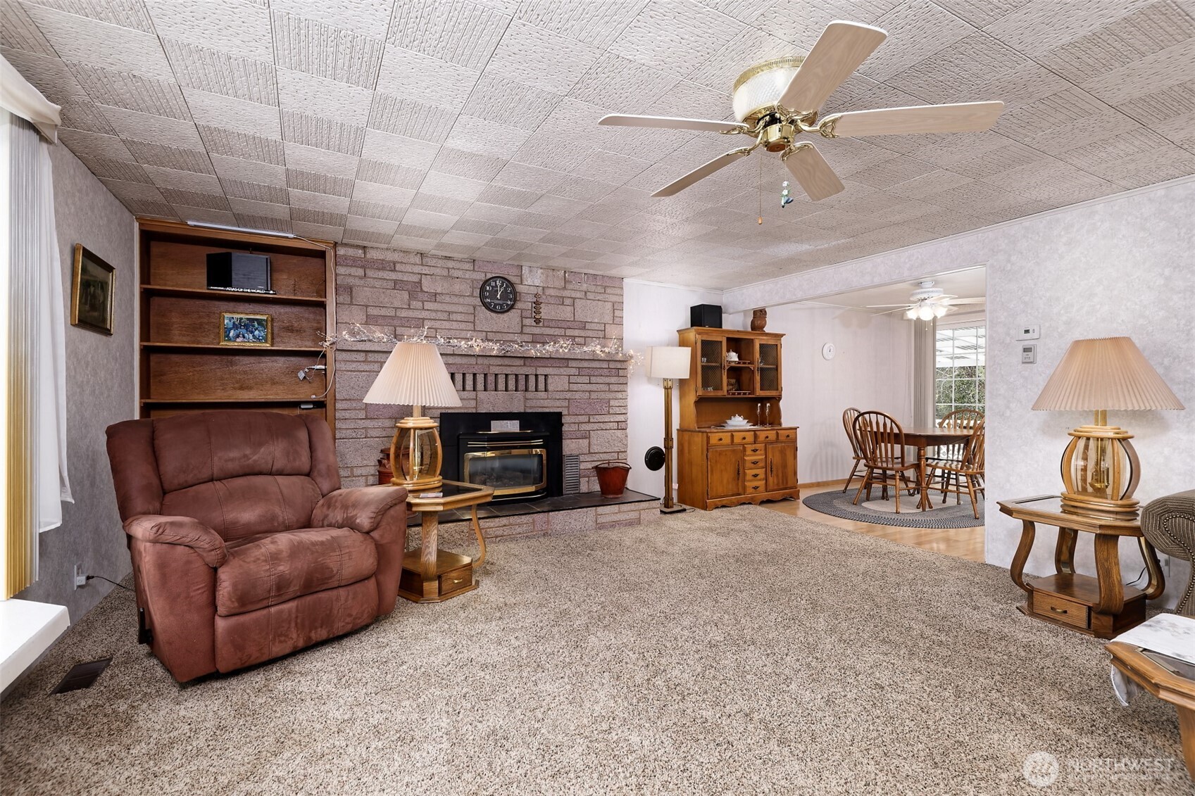 2028 Ferry Street Property Photo 4