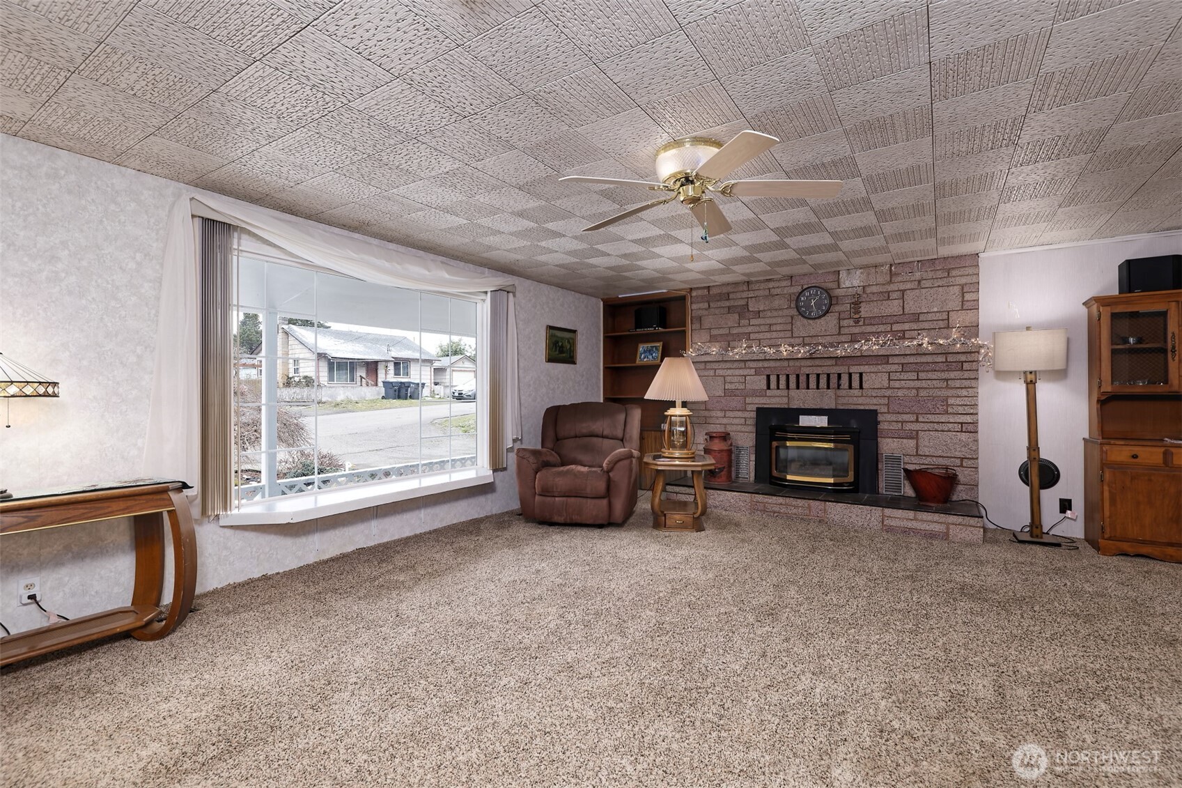 2028 Ferry Street Property Photo 5