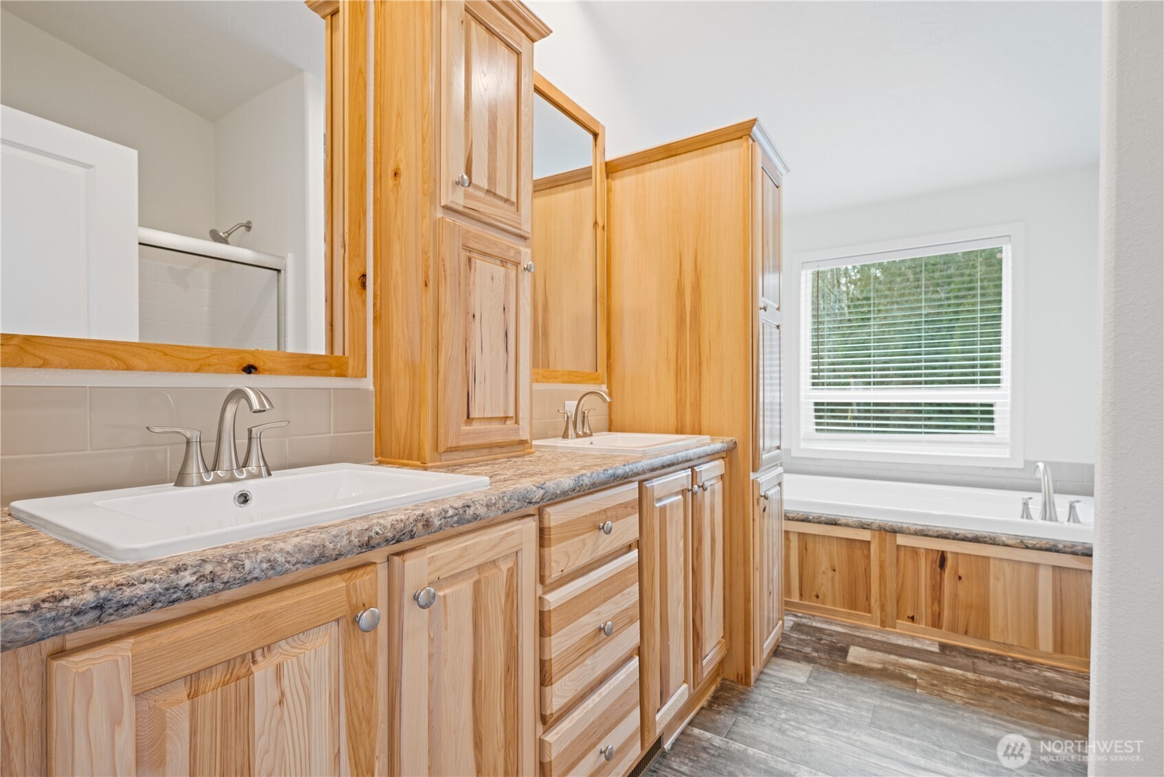 1728 Spirit Lake Highway Property Photo 14