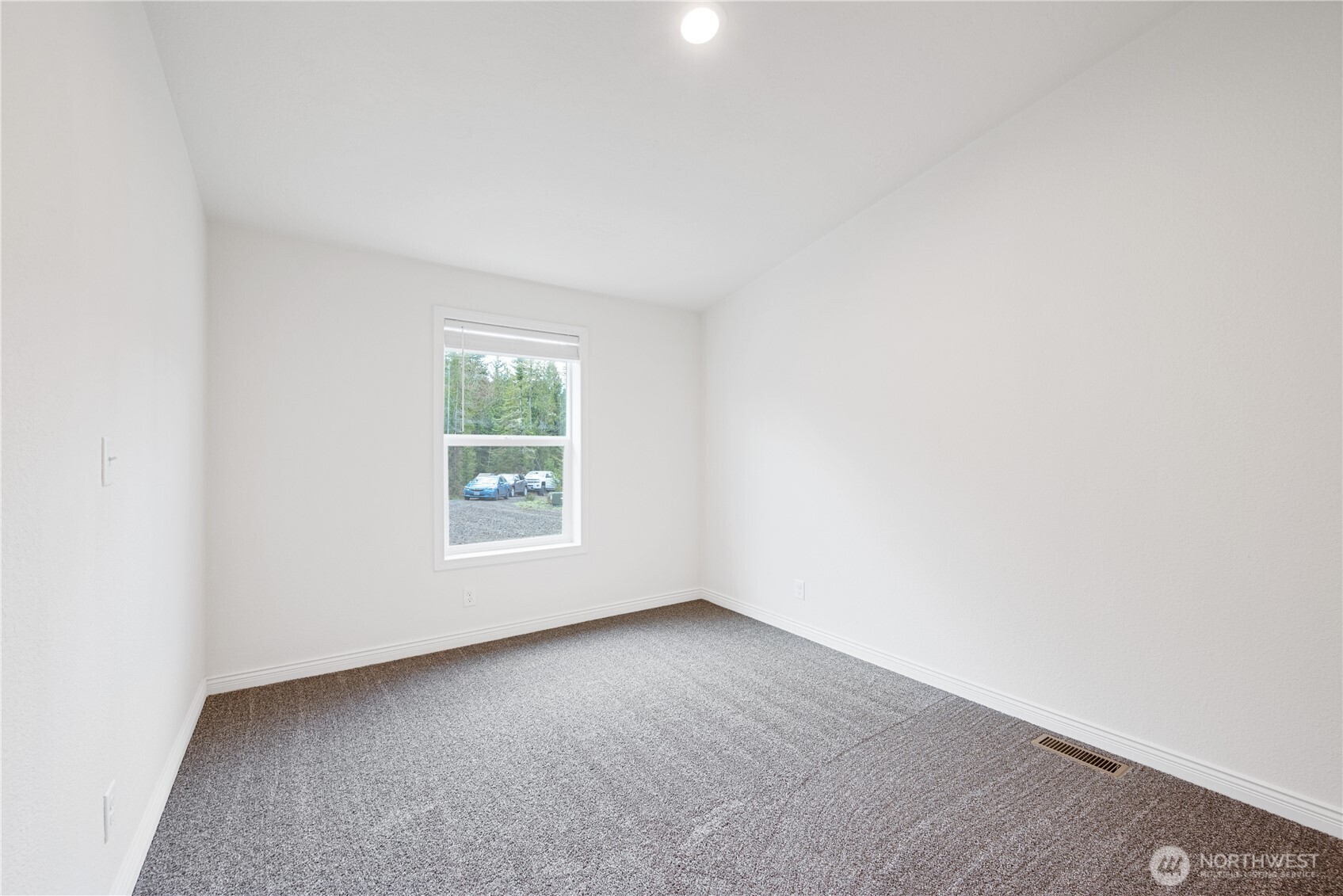 1728 Spirit Lake Highway Property Photo 17
