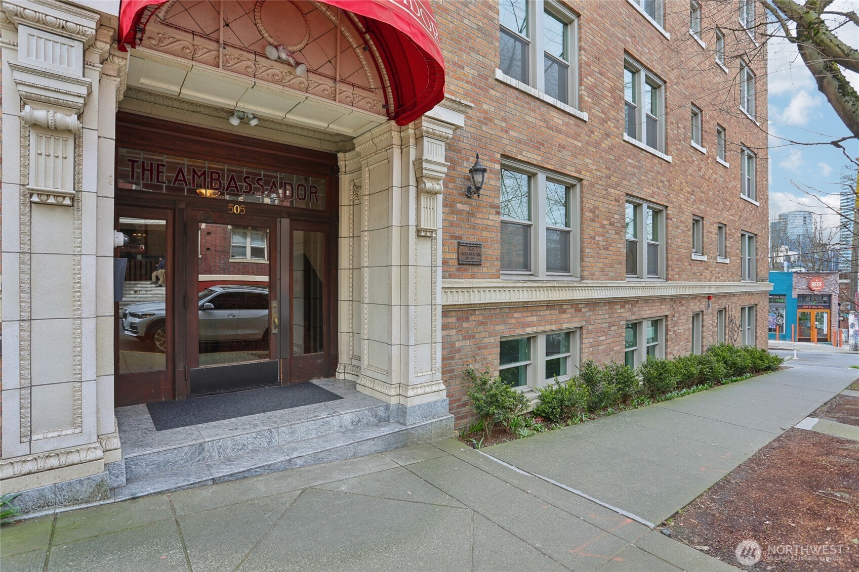 505 E Denny Way 301 Property Photo 2