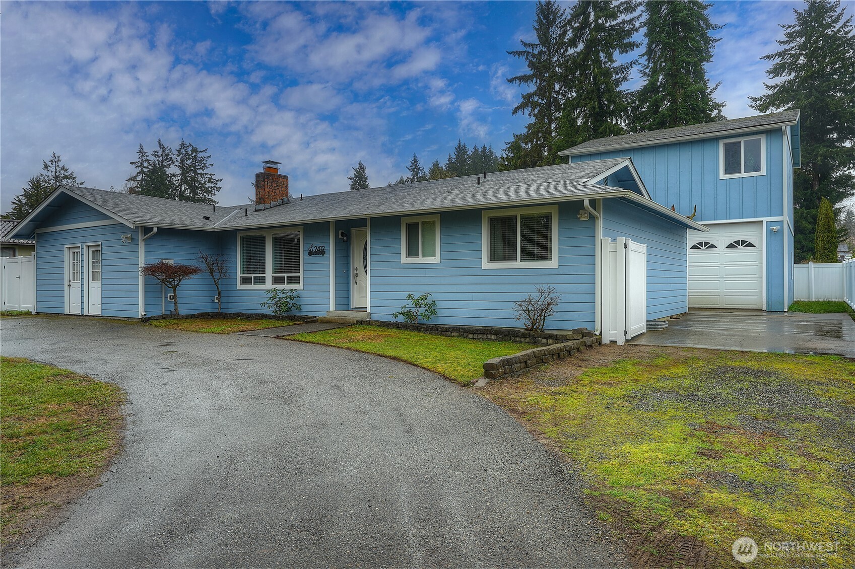 2412 Lexington Street Property Photo 2