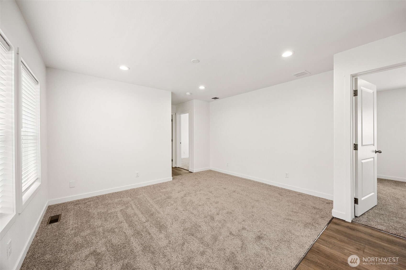 11510 E Riverside Drive 27 Property Photo 6