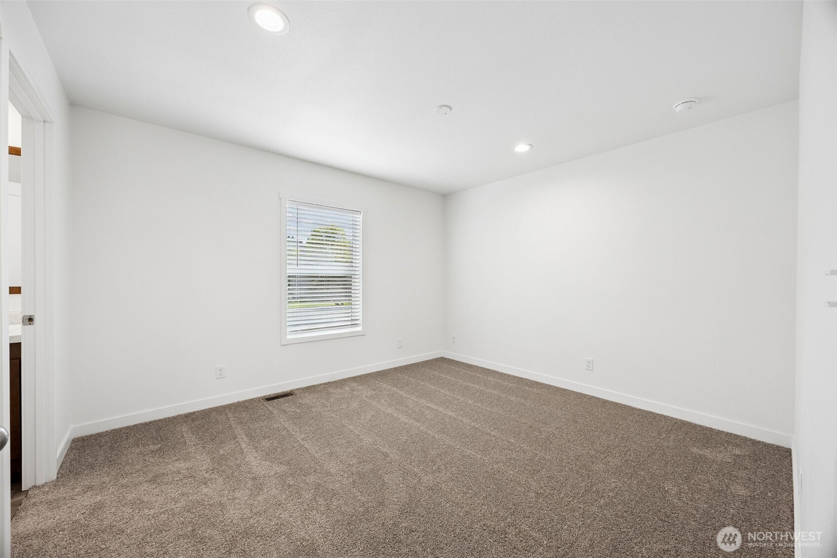 11510 E Riverside Drive 27 Property Photo 12