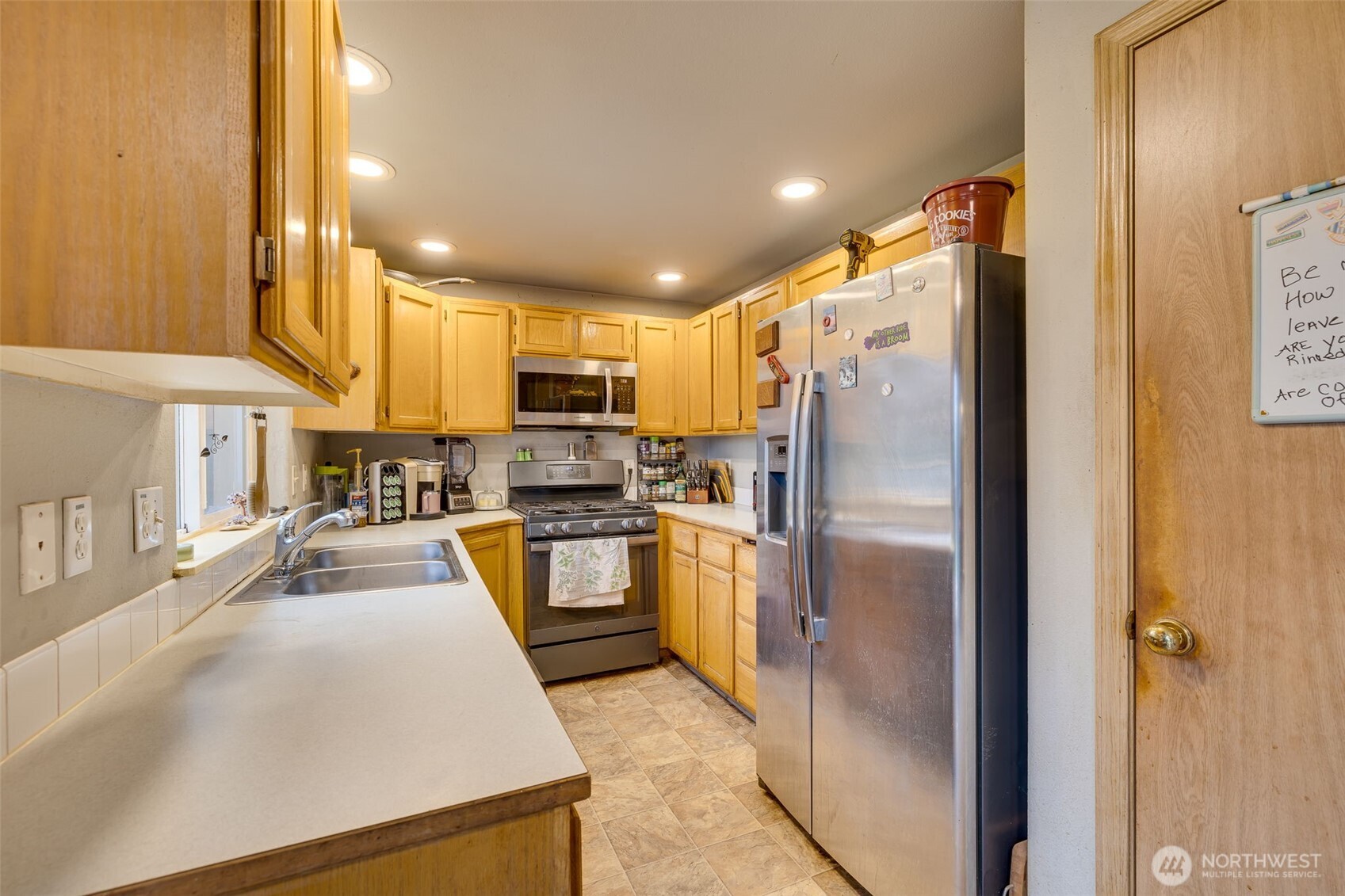 19223 Vista Drive Property Photo 5