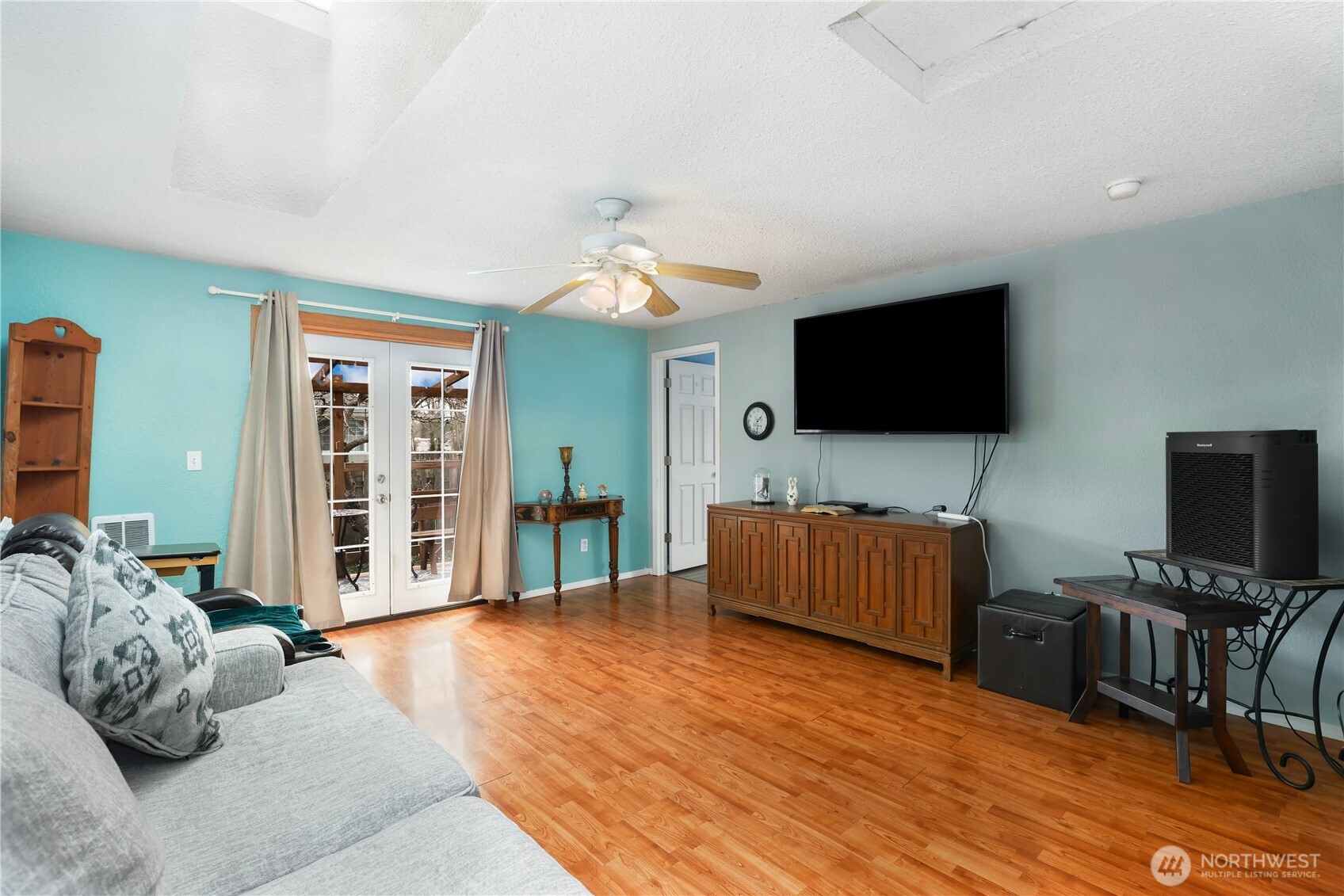17937 Iris Place Property Photo 11