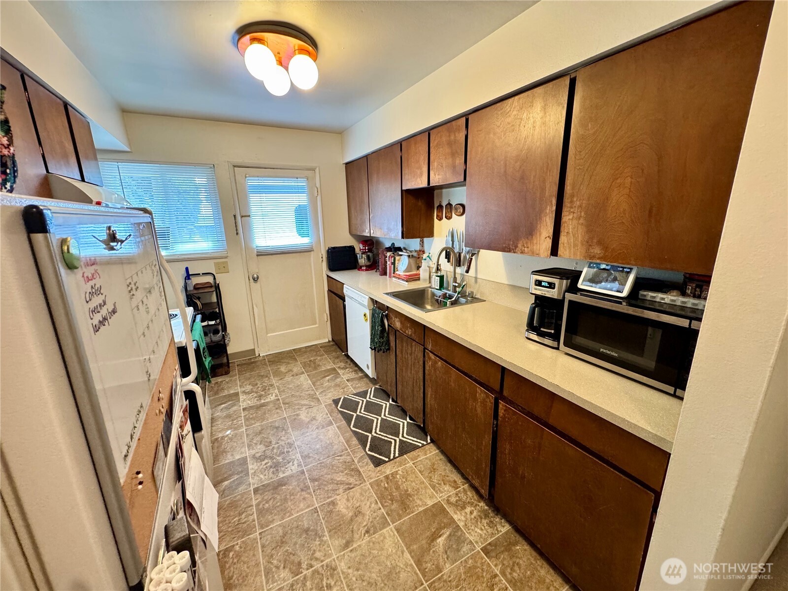 202 Se 157th Avenue Property Photo 5